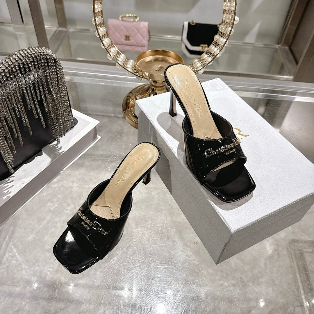 BLACK PATENT SQUARE-TOE MULE HEELS