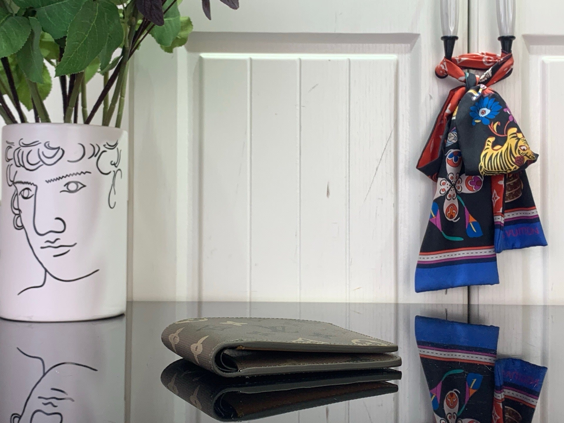 CLASSIC BIFOLD WALLET