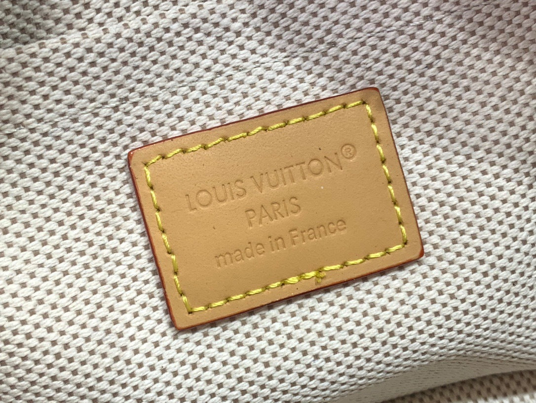 COMPACT CROSSBODY CAMERA BAG