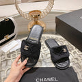 BLACK QUILTED SLIDES