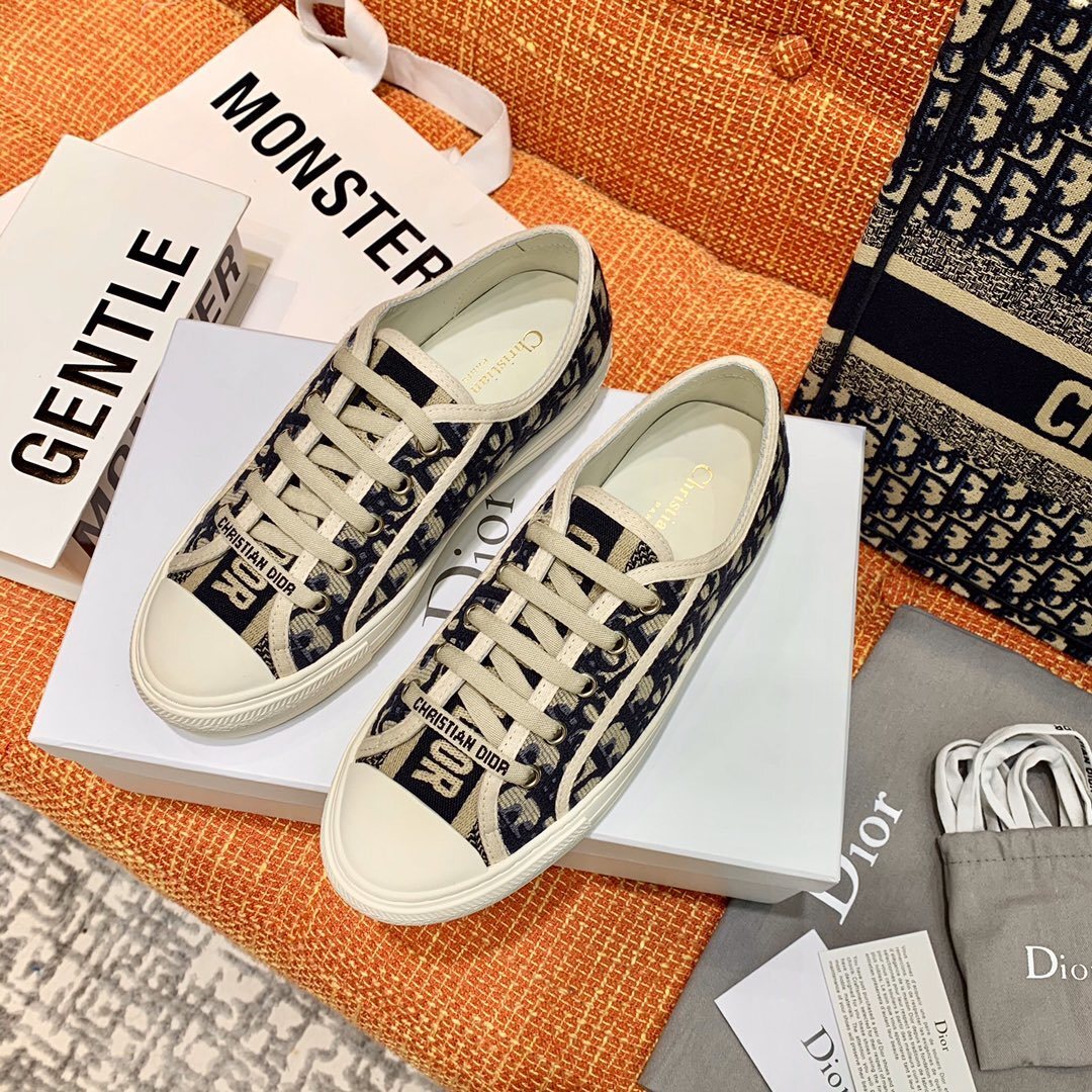 OBLIQUE MONOGRAM LOW-TOP CANVAS SNEAKERS