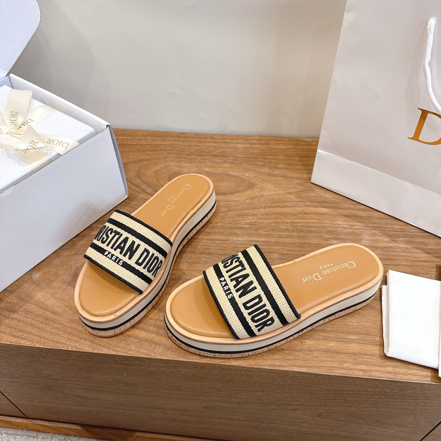 BLACK & BEIGE LOGO STRAP PLATFORM SLIDE SANDALS