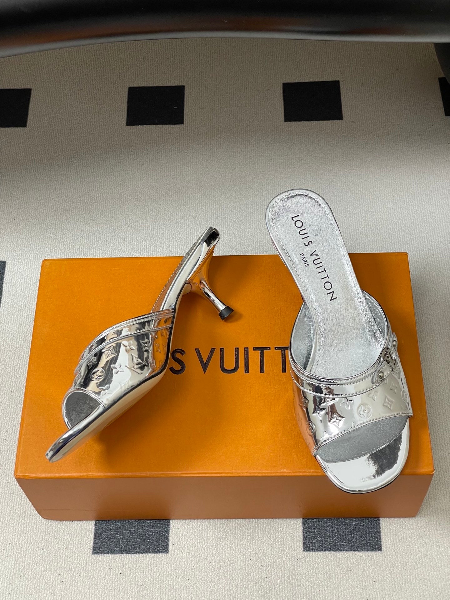 SILVER METALLIC EMBOSSED OPEN-TOE HEELS