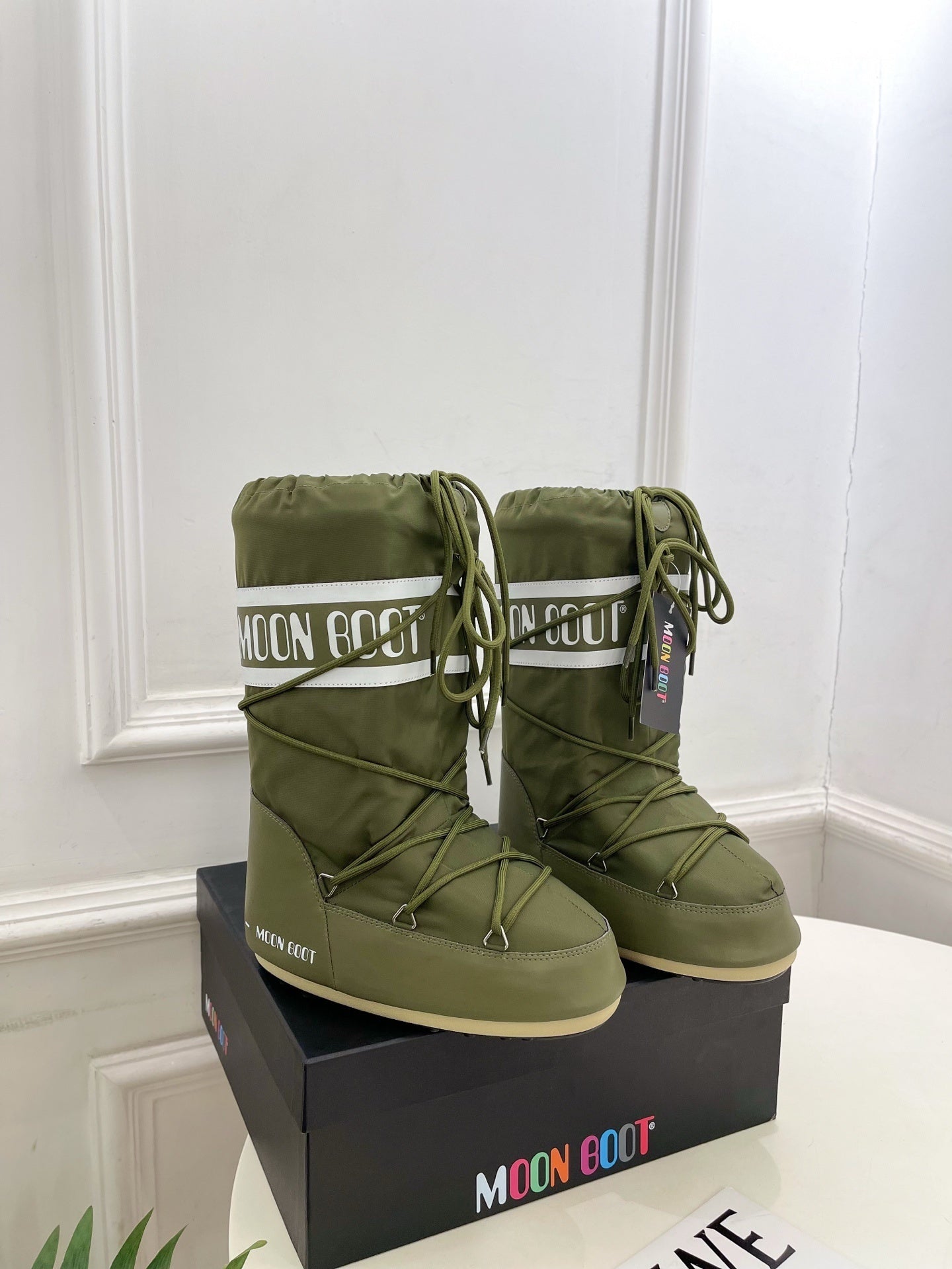 OLIVE PADDED LACE-UP WINTER BOOTS