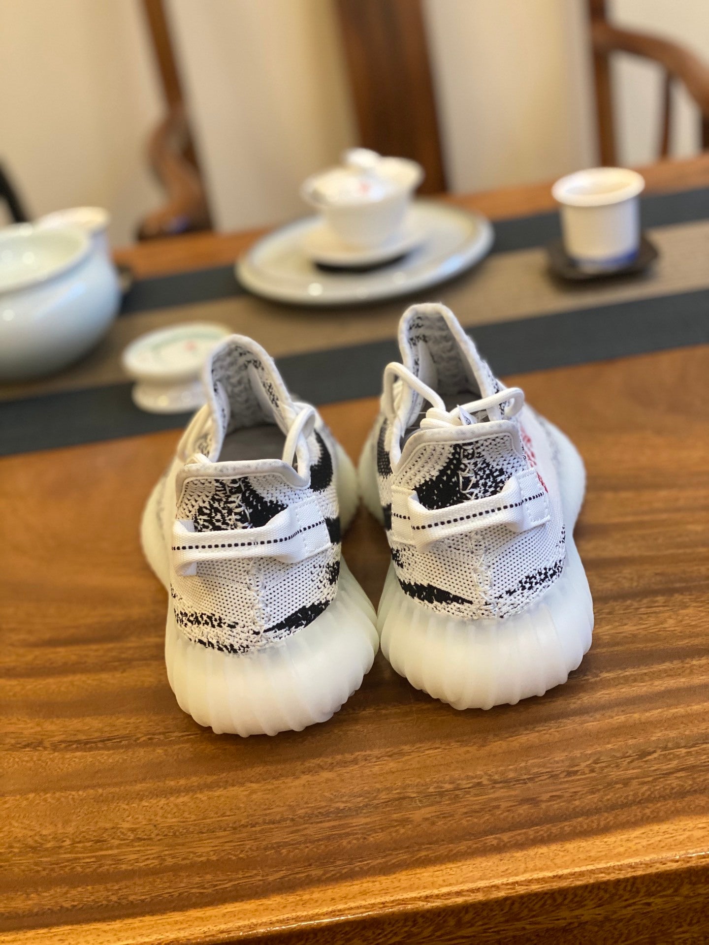 UNISEX KNIT LOW-TOP CASUAL SNEAKERS