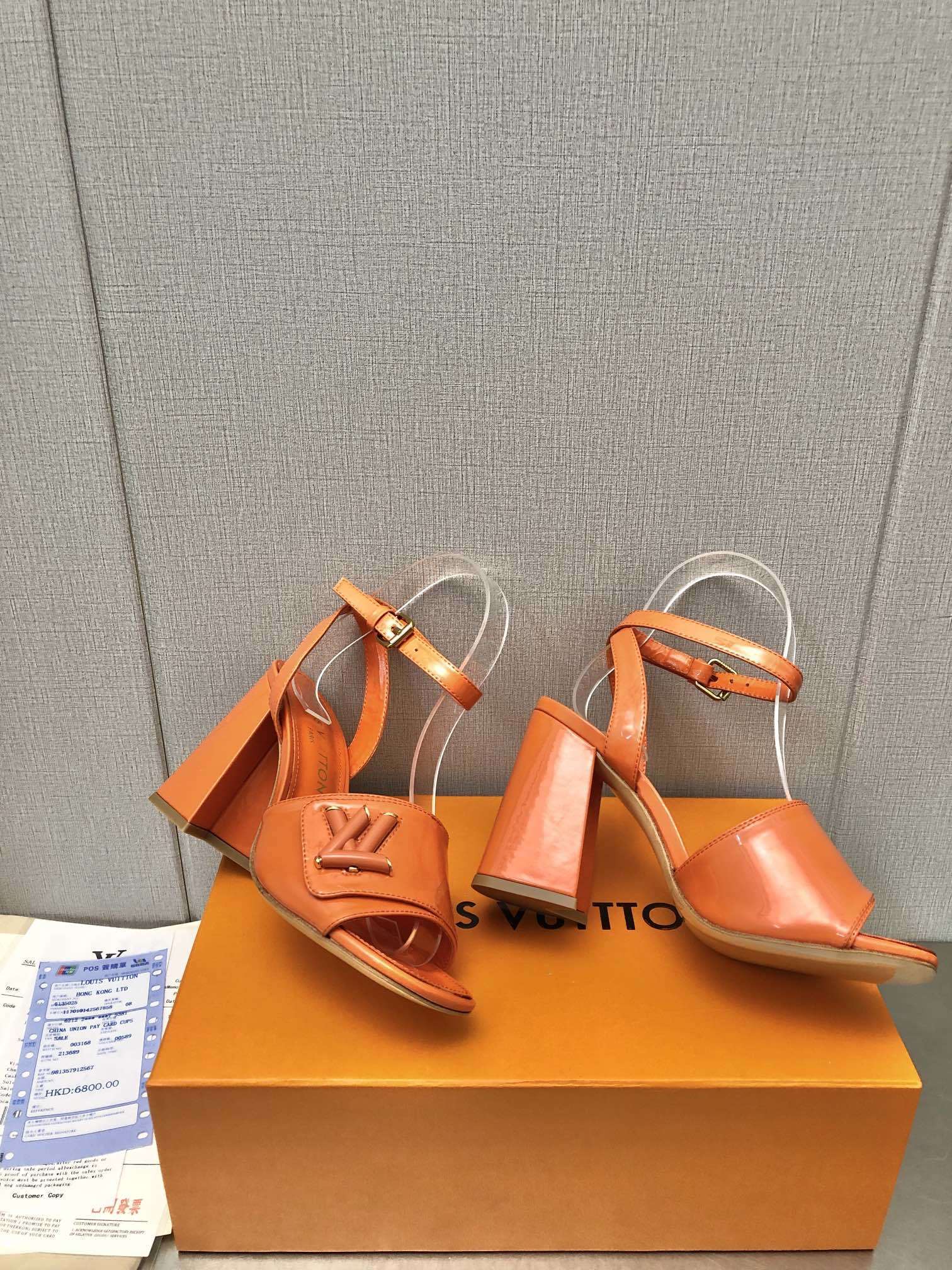 ORANGE PATENT BLOCK HEEL SANDALS