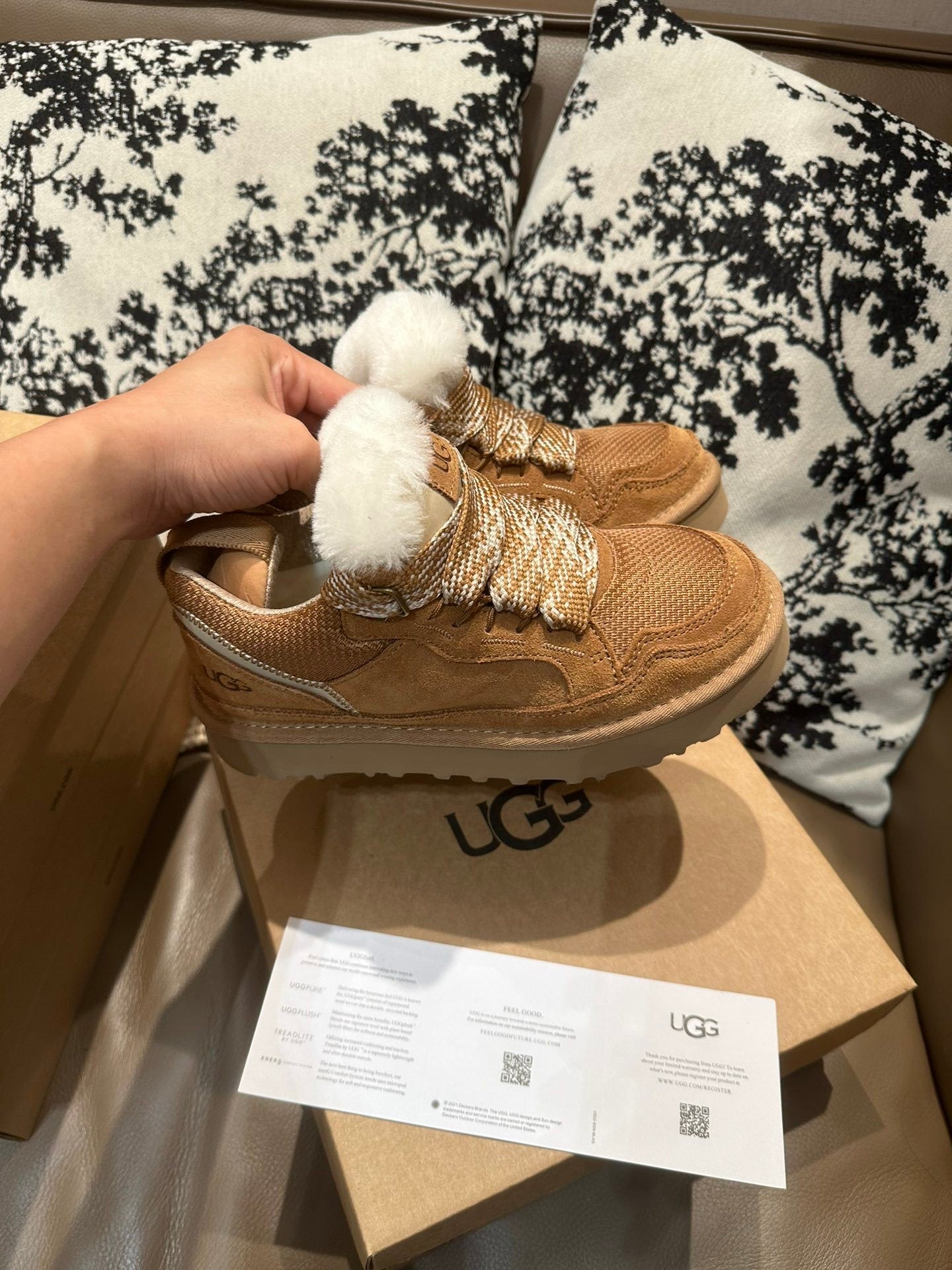 COZY PLATFORM SNEAKERS – CAMEL