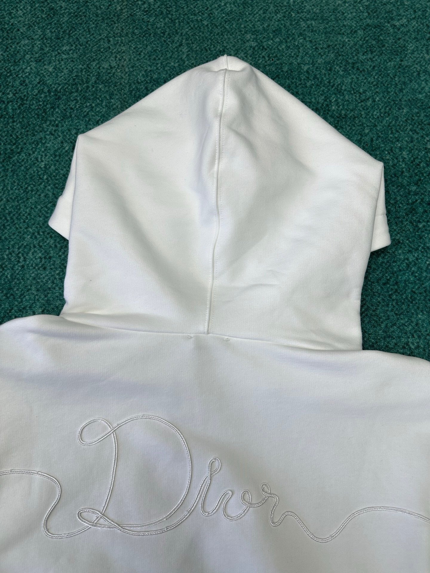 MINIMAL EMBROIDERED HOODIE