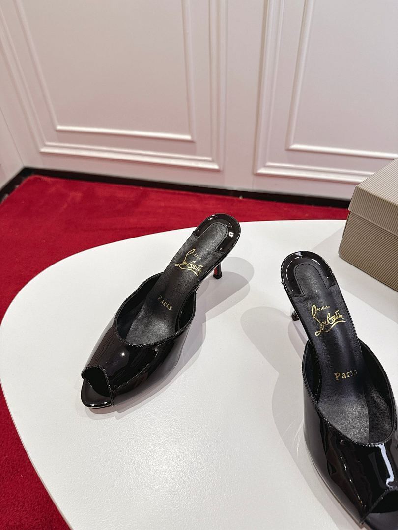 BLACK PATENT OPEN-TOE MULE HEELS