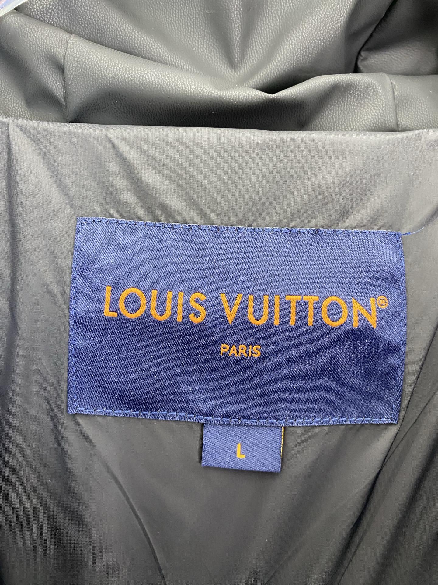 HOODED PUFFER JACKET WITH EMBOSSED PATTERN