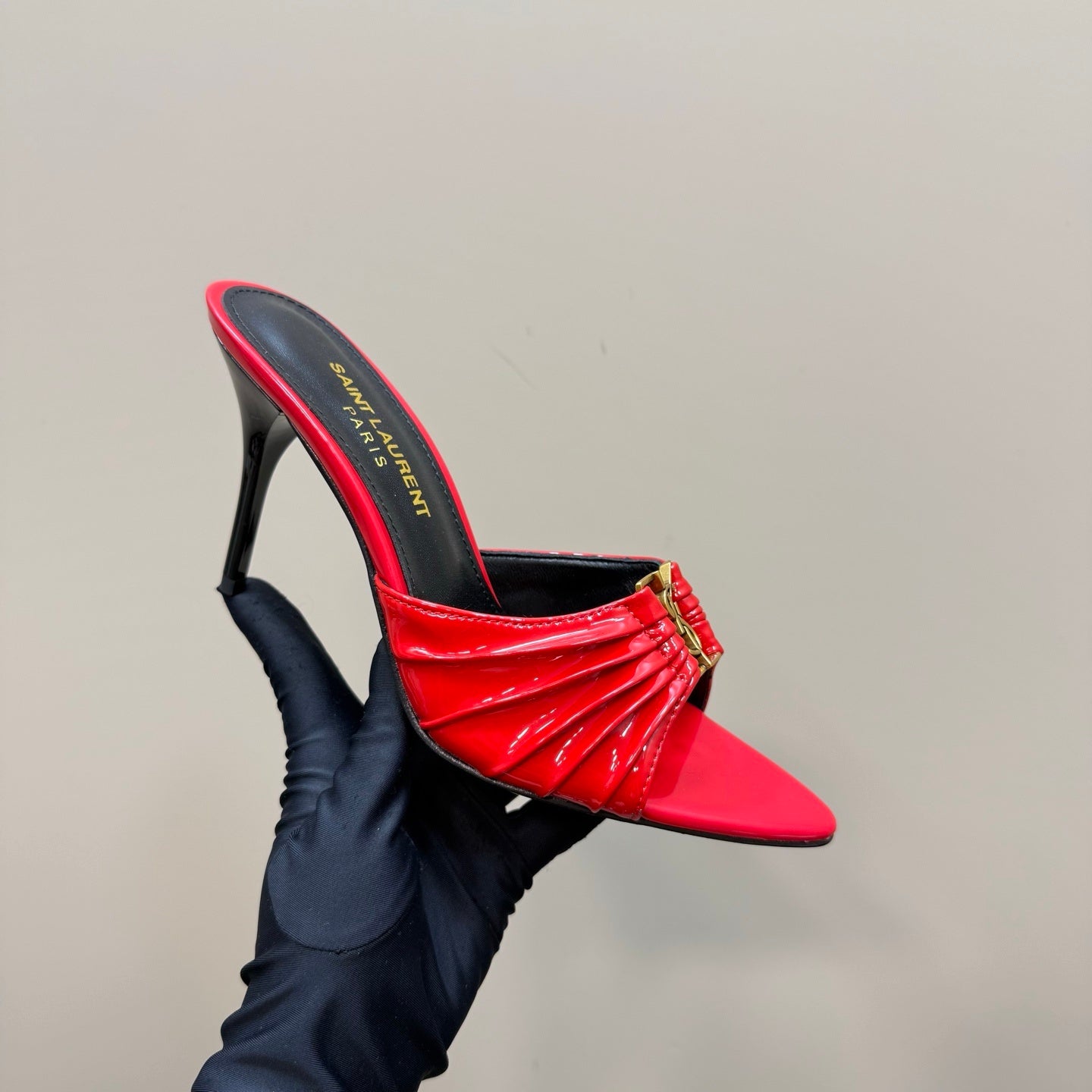 ELEGANT HEELED MULES