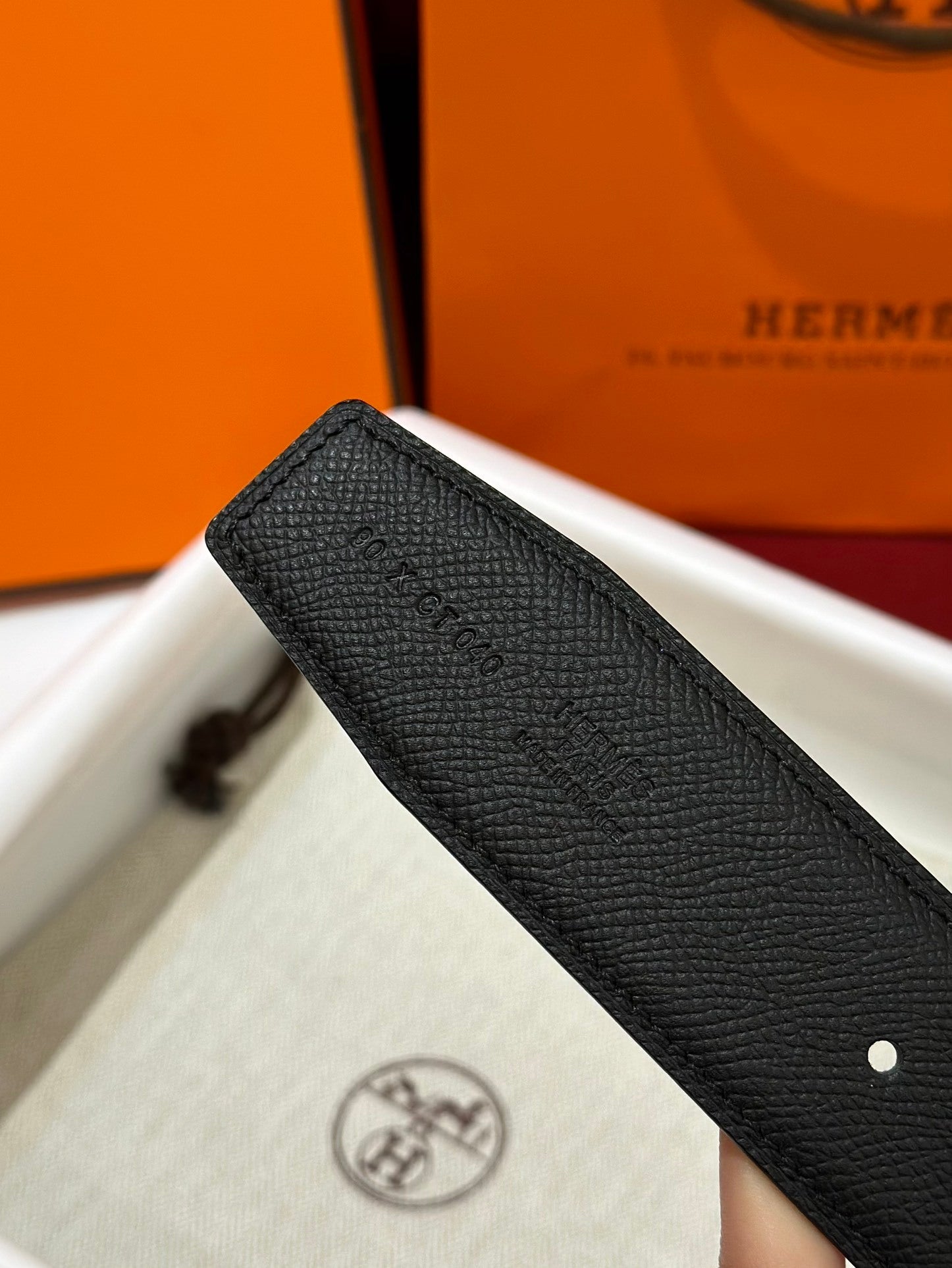 CLASSIC LEATHER BELT – MATTE BUCKLE EDITION