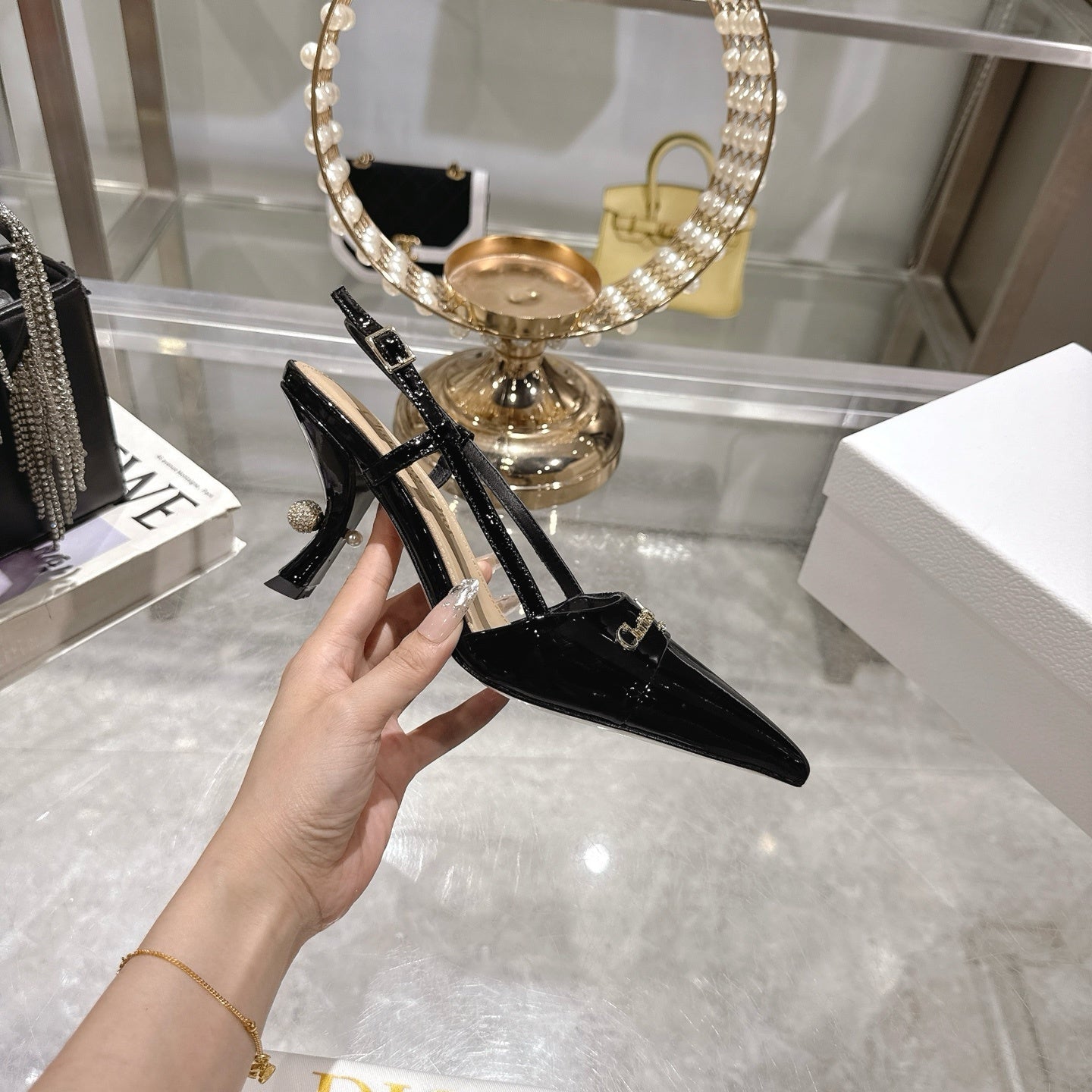 PATENT SLINGBACK KITTEN HEELS – BLACK