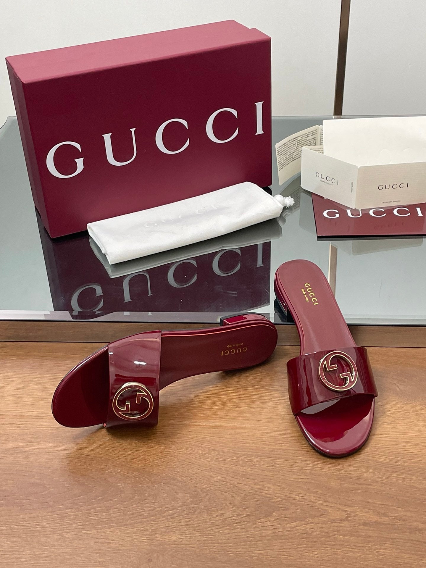 RED PATENT LOGO SLIDES