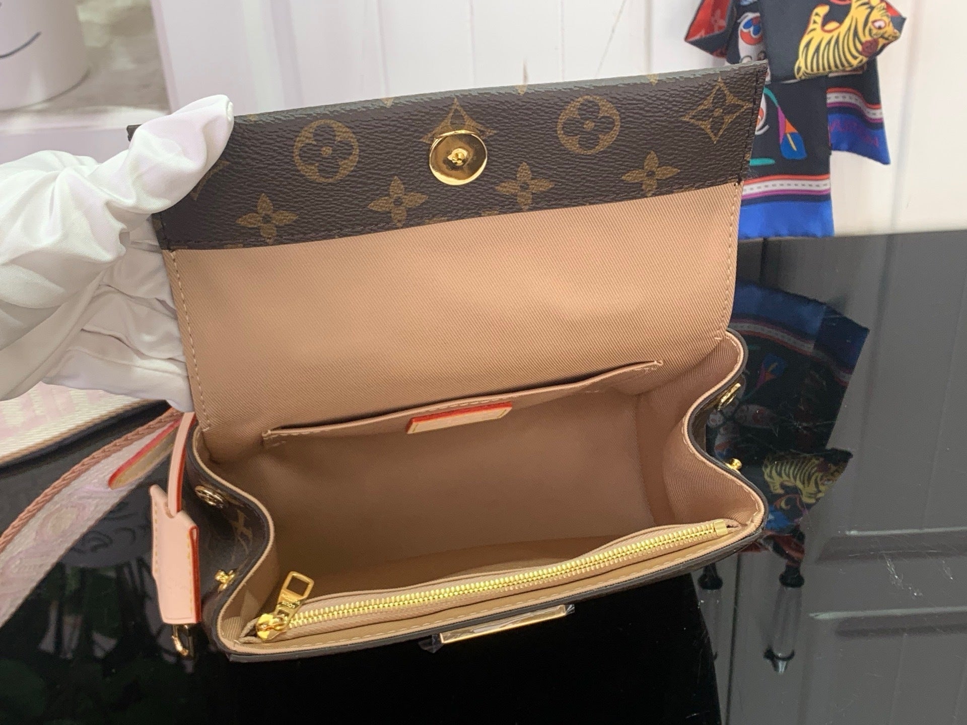 MINI MONOGRAM TOP TRAGETASCHE