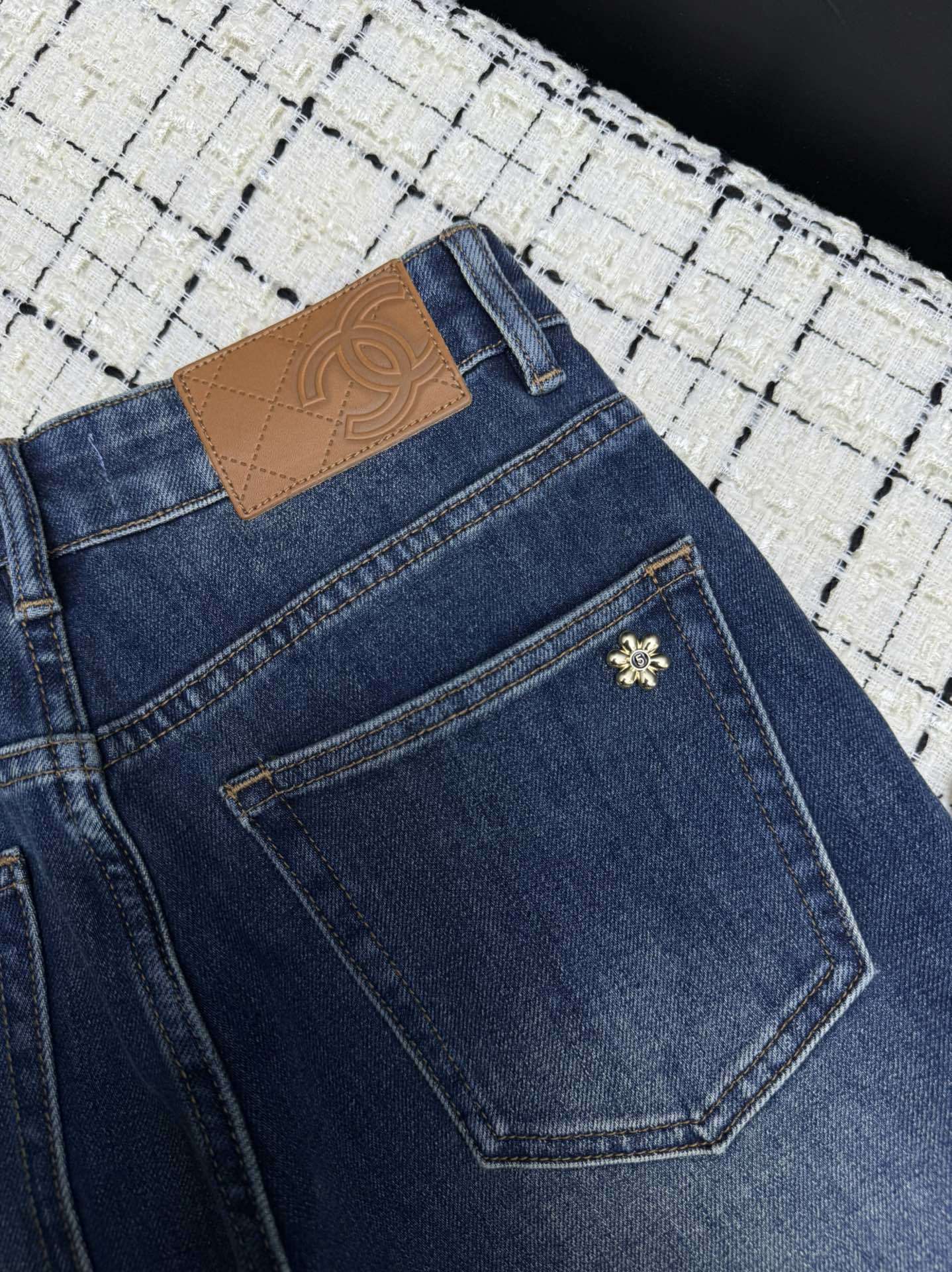 LOGO PRINT WIDE LEG DENIM JEANS