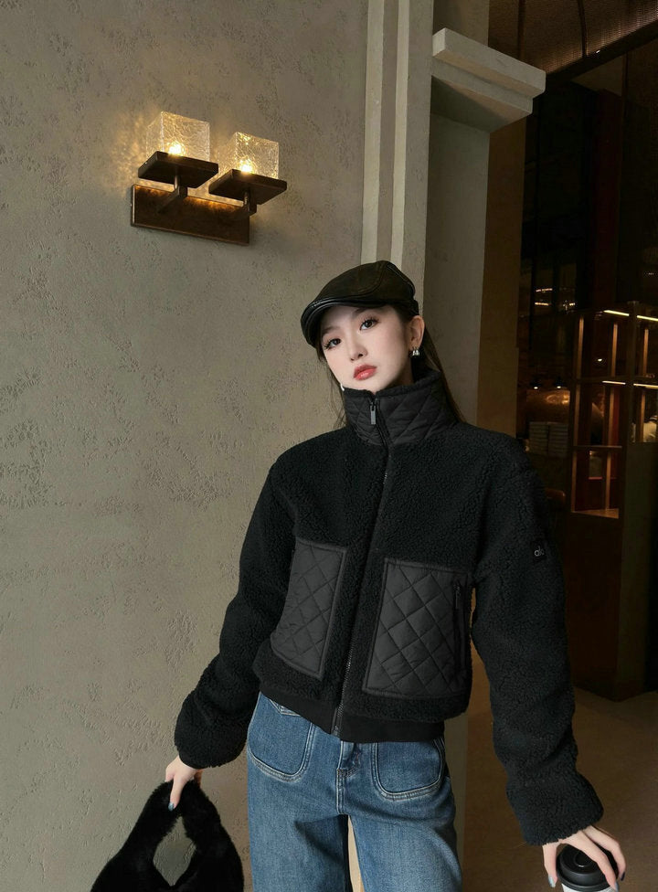 CHAQUETA DE PELUCHE CORTA CON PANELES ACOLCHADOS