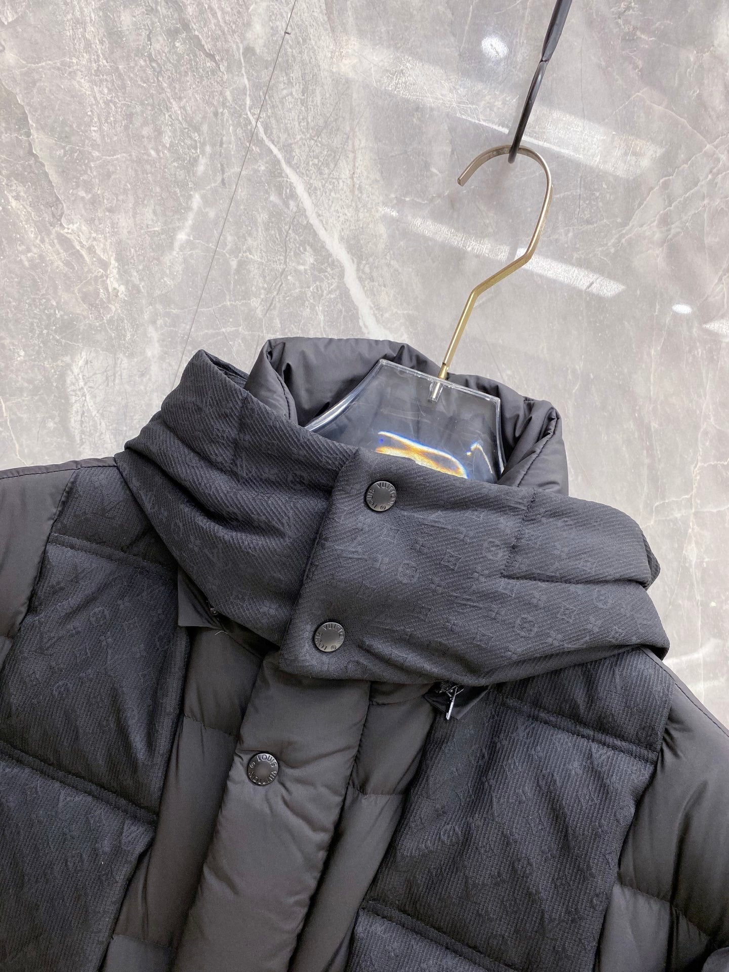 BLACK PADDED PUFFER JACKET WITH HOODED COLLAR