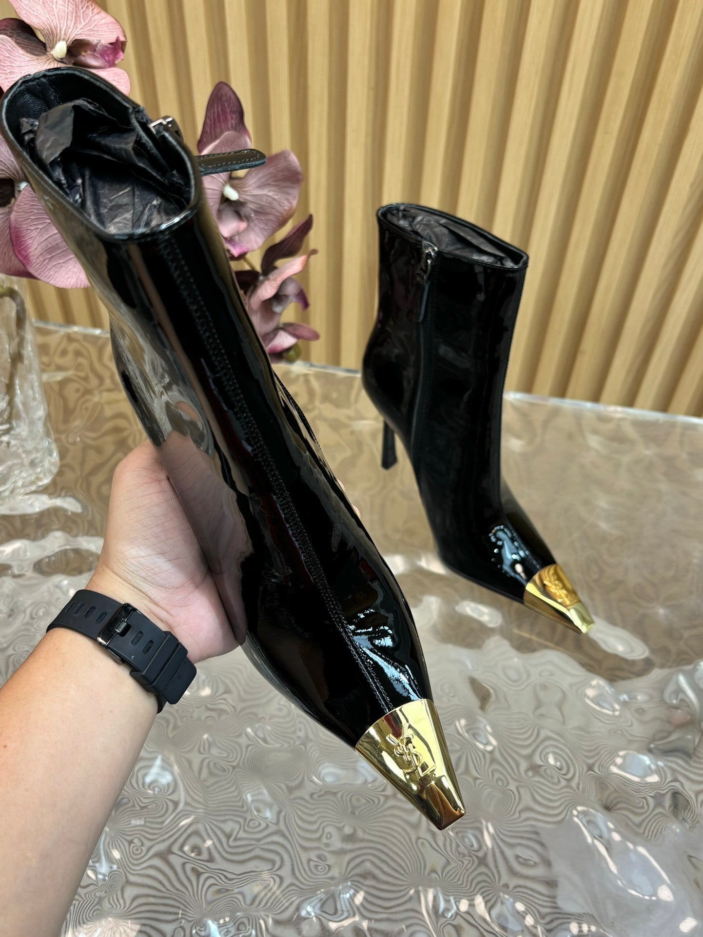 PATENT POINTED HEEL BOOTS