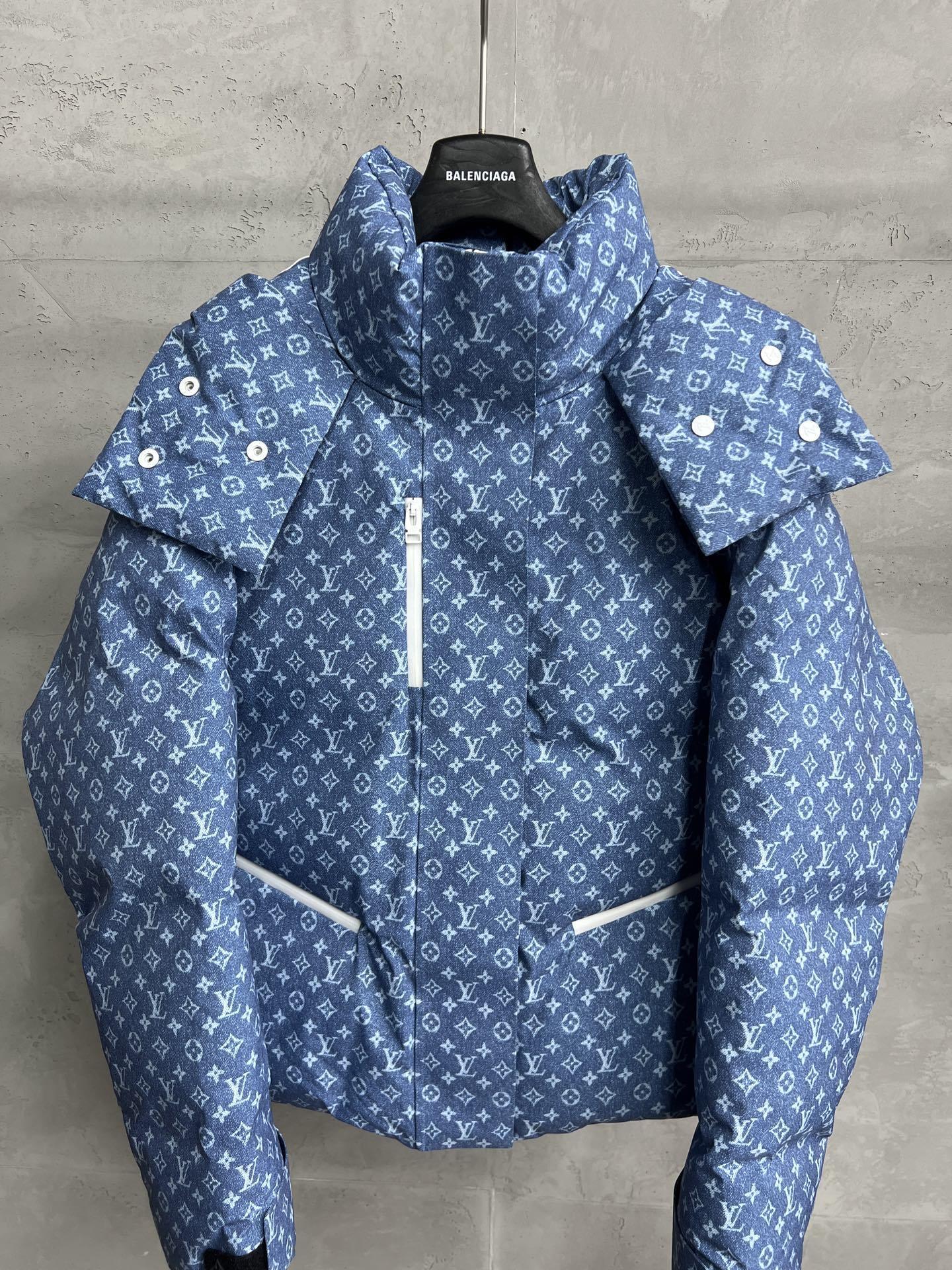 ALL-OVER PATTERN PUFFER JACKET WITH HOOD