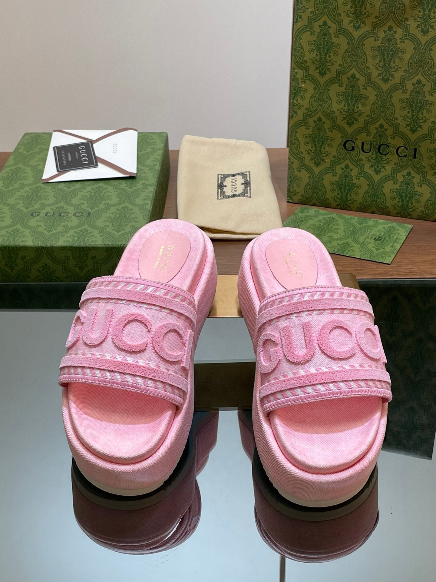 PINK LOGO PLATFORM SLIDE SANDALS
