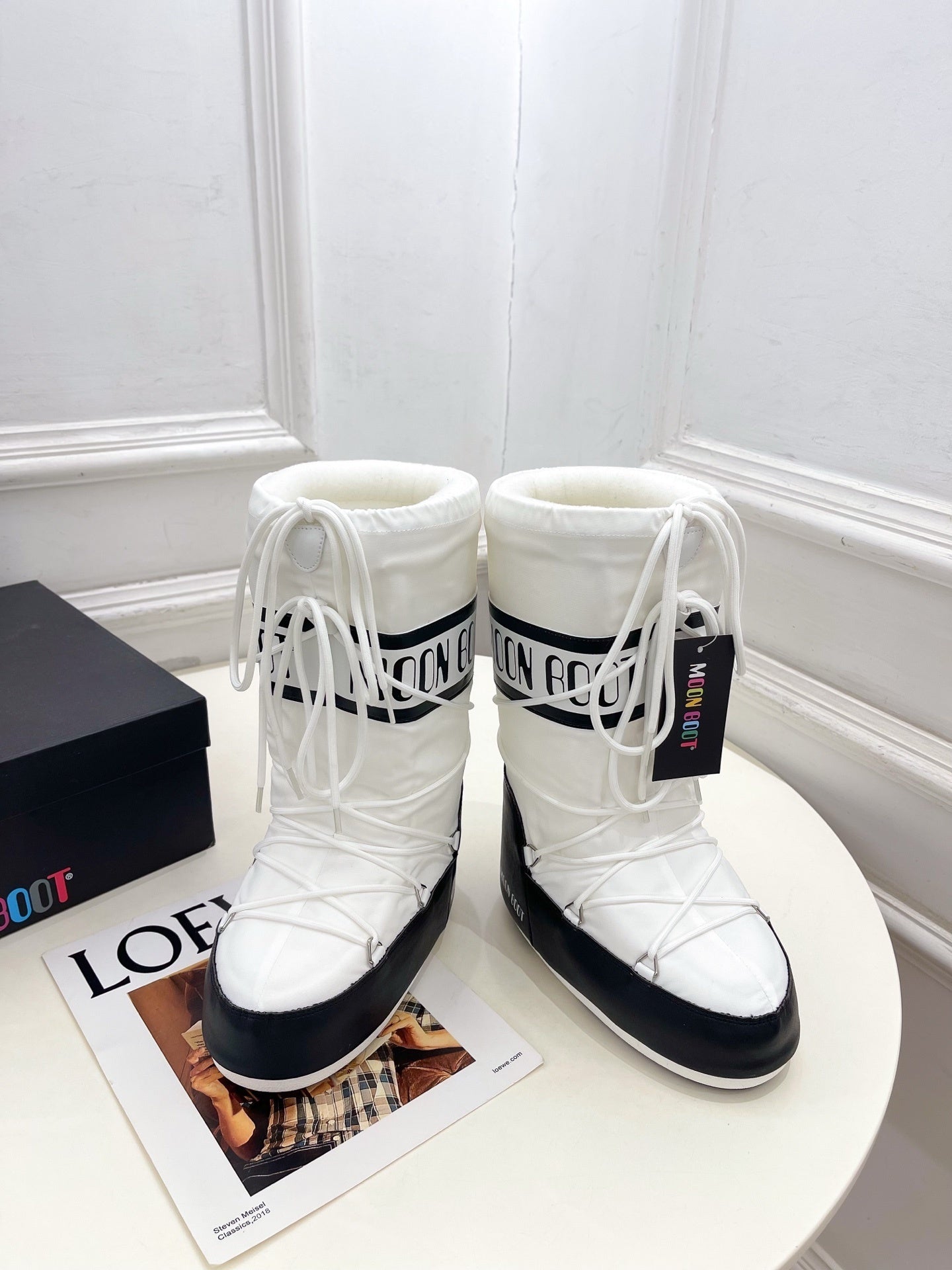 WHITE & BLACK PADDED LACE-UP WINTER BOOTS