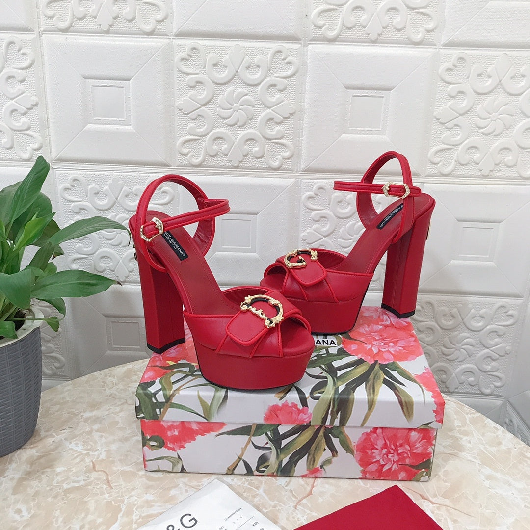 RED PLATFORM SANDALS WITH GOLD-TONE HARDWARE