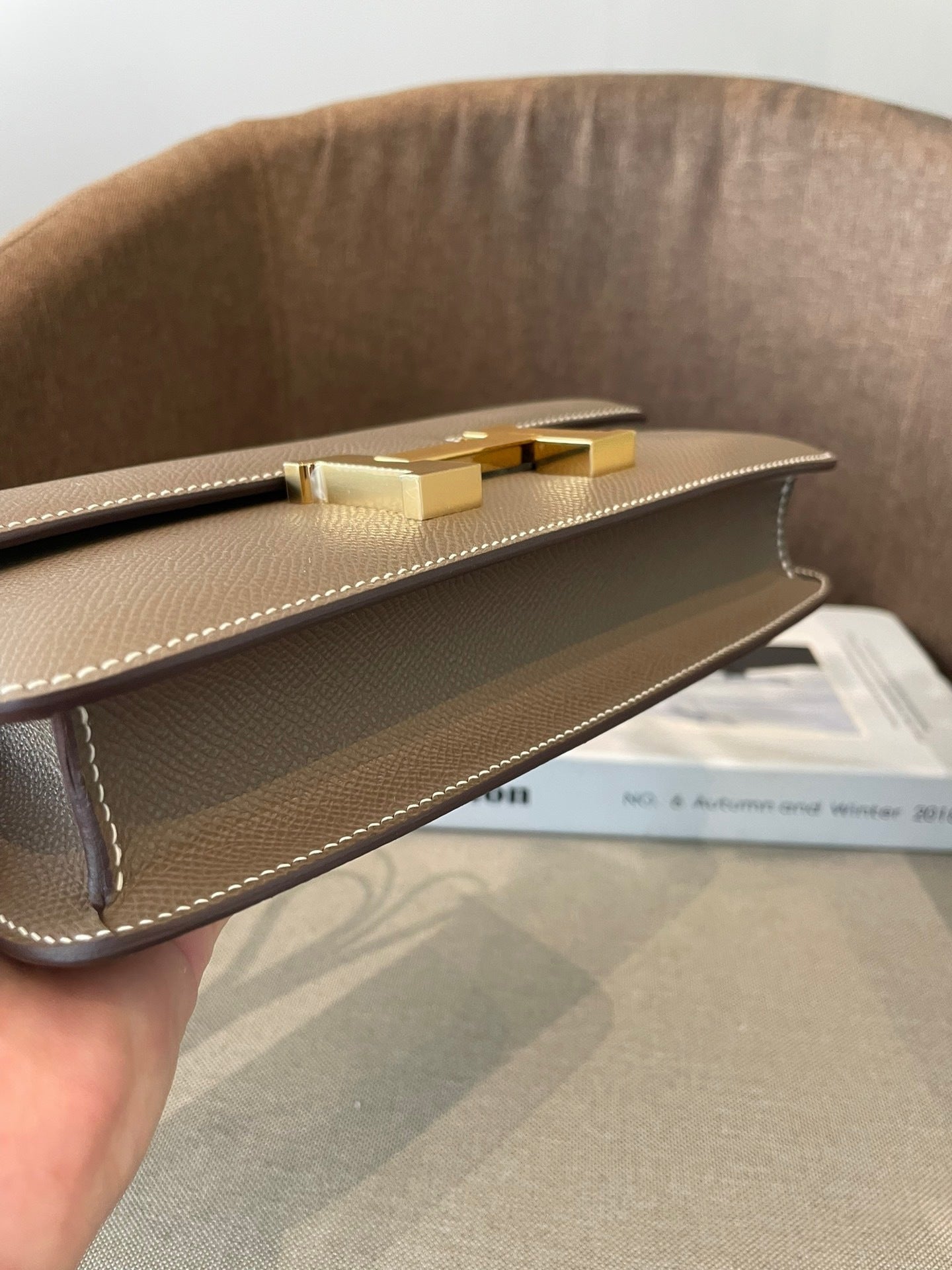 TAUPE STRUCTURED CROSSBODY BAG