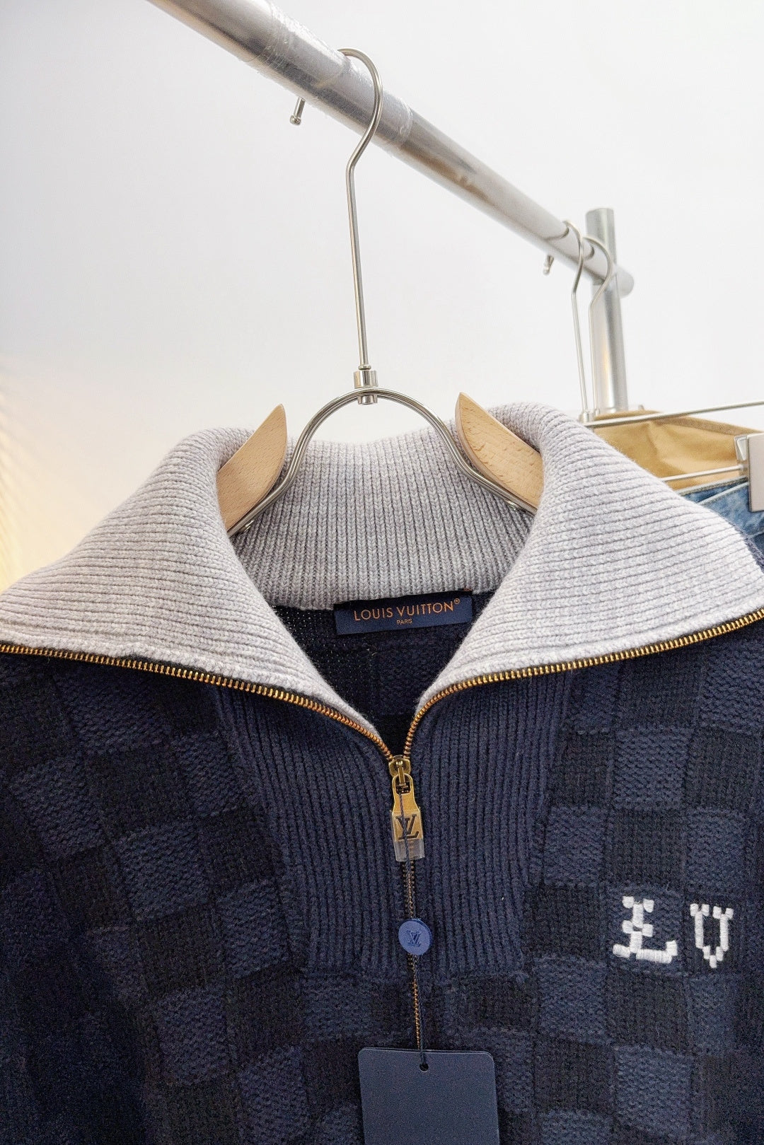 ZIP-UP TEXTURED KNIT JACKET WITH CONTRAST COLLAR