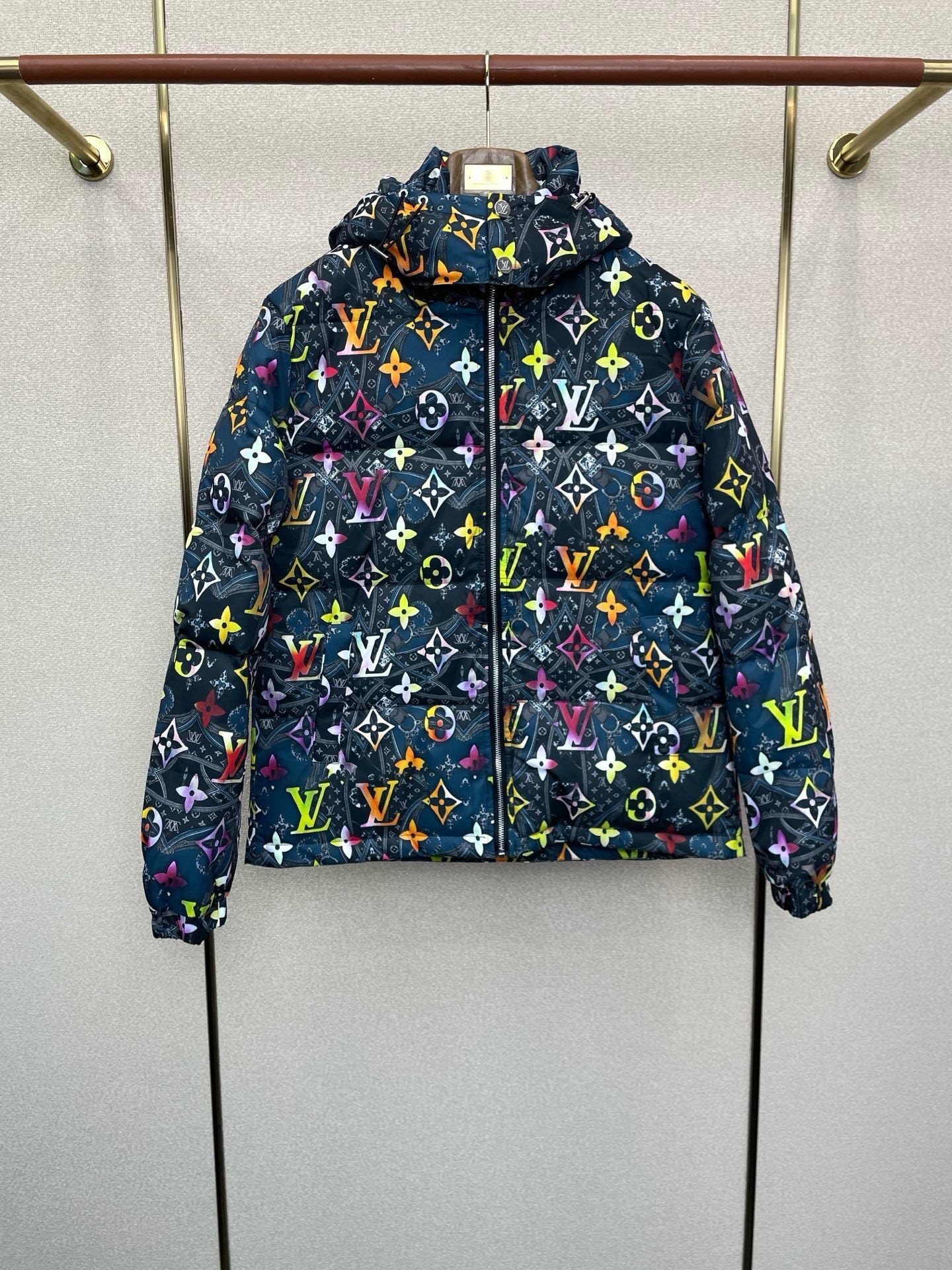 MEHRFARBIGE GRAFIK-PUFFERJACKE