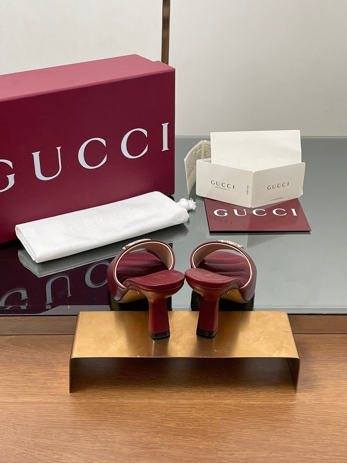 BURGUNDY BLOCK HEEL SLIDES