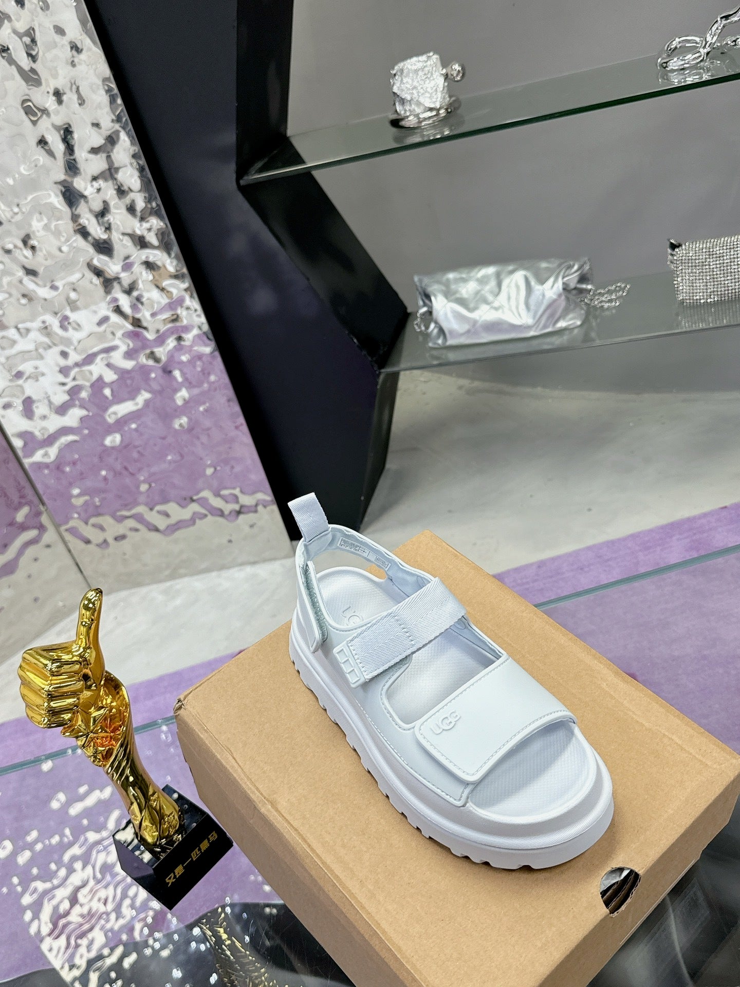 PLATFORM SANDALS – WHITE