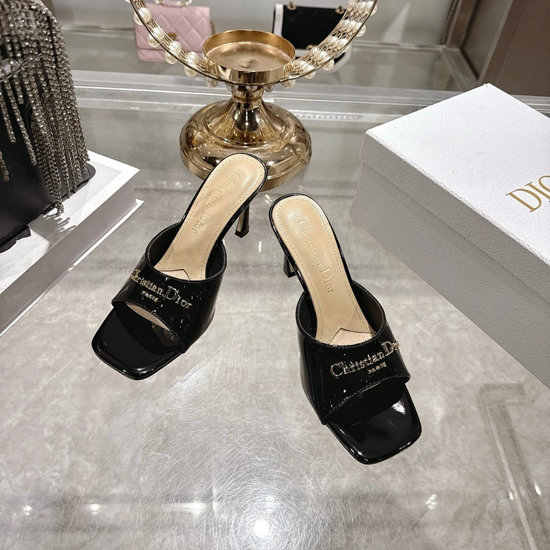 BLACK PATENT SQUARE-TOE MULE HEELS