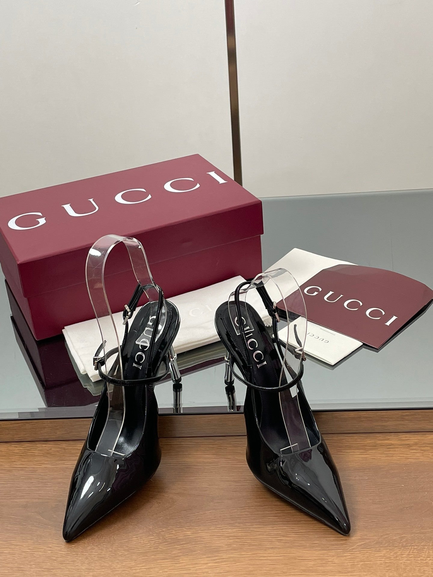 BLACK PATENT POINTED TOE SLINGBACK HEELS WITH METALLIC HEEL