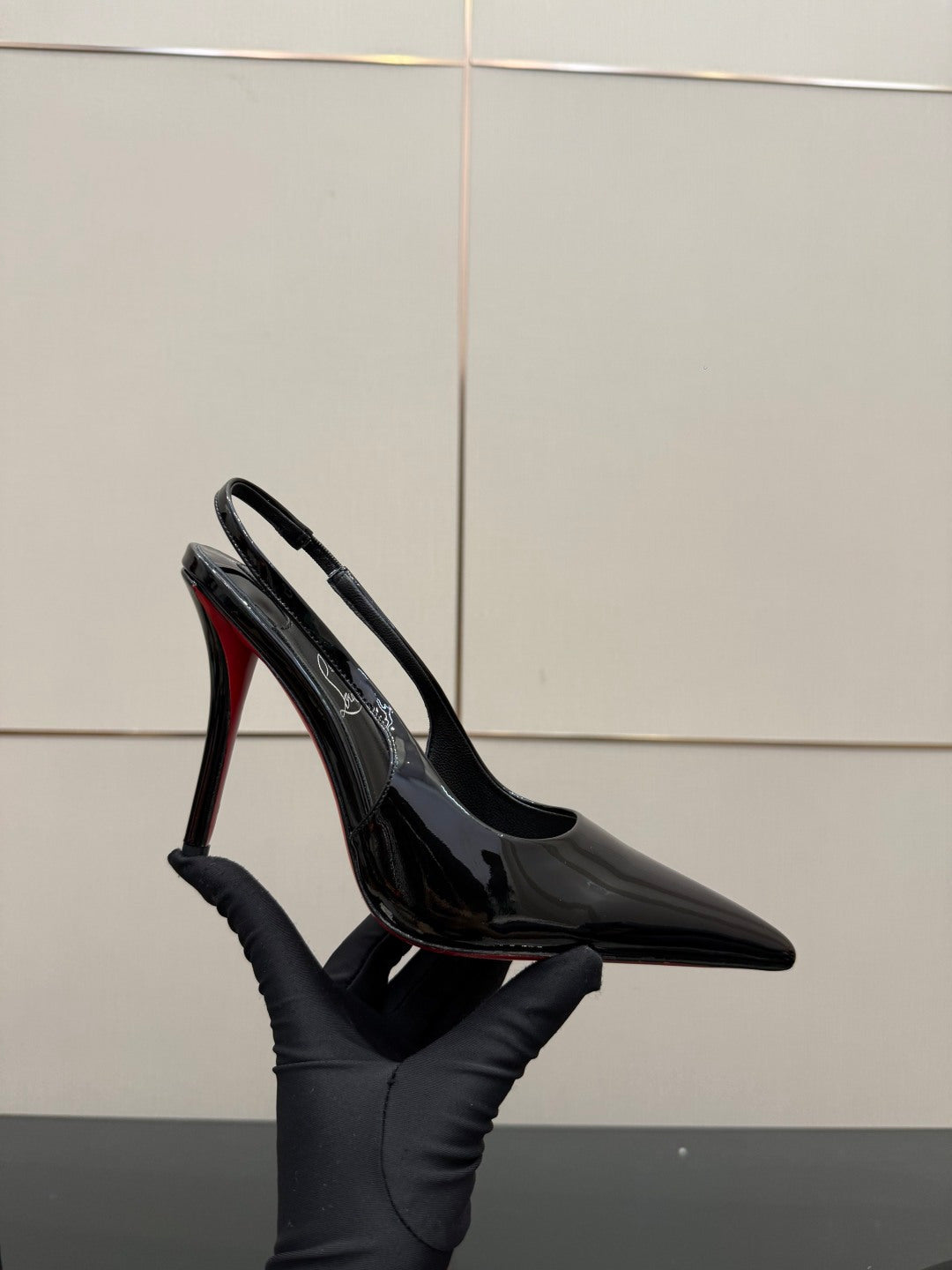 BLACK PATENT SLINGBACK POINTED HEELS