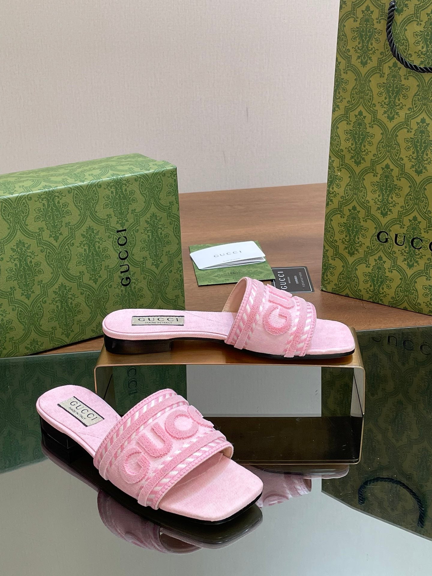 EMBROIDERED FLAT SLIDE SANDALS – SOFT PINK