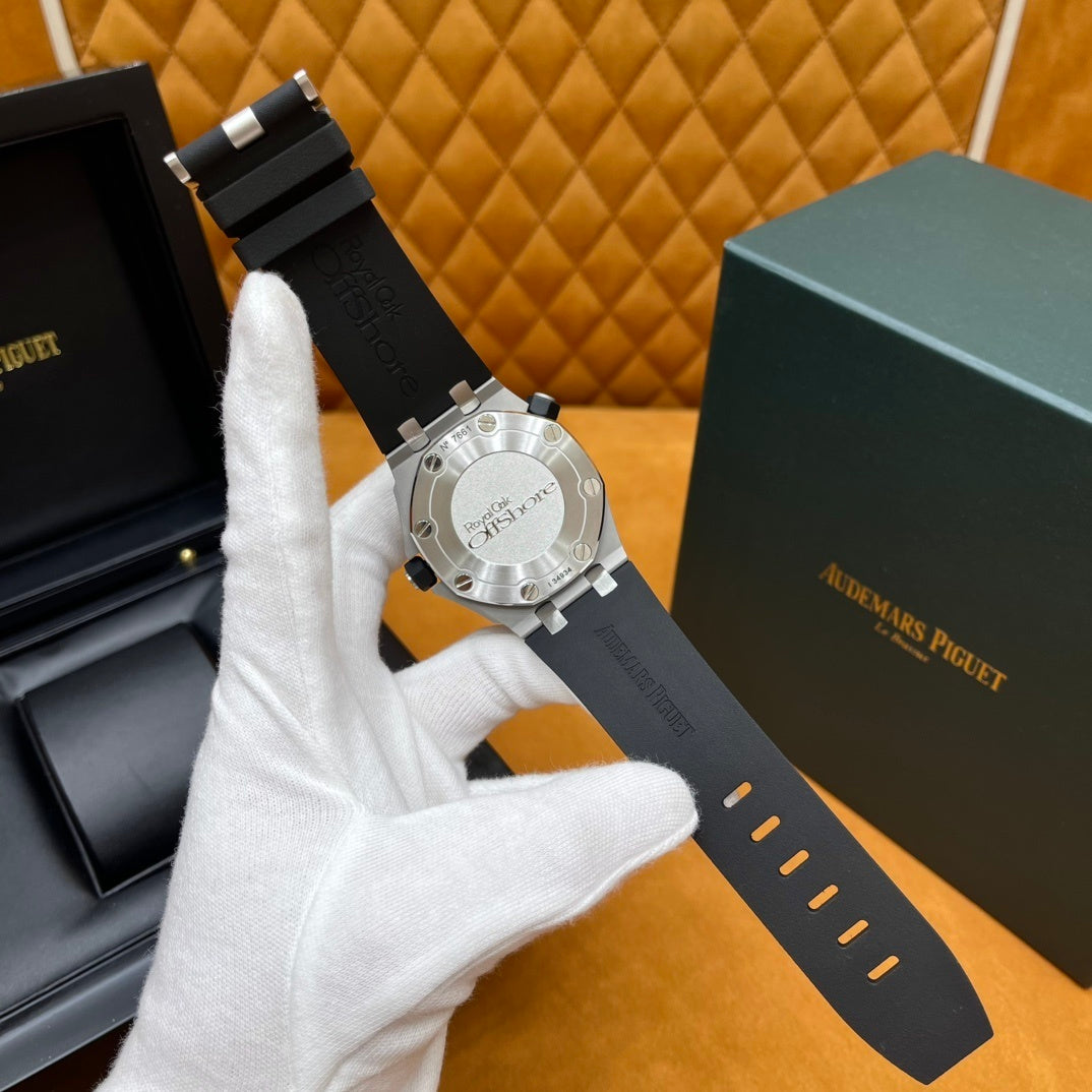 SPORT LUXURY RUBBER STRAP WATCH