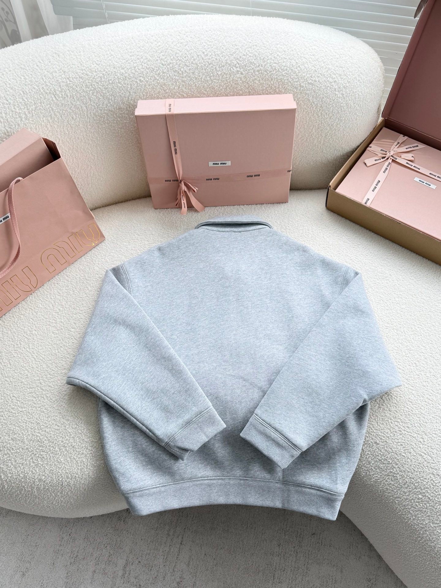 ZIP-UP COLLARED SWEATSHIRT