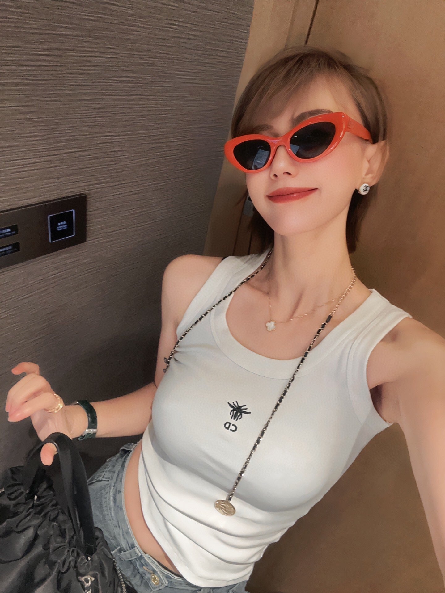 FITTED RIBBED TANK TOP