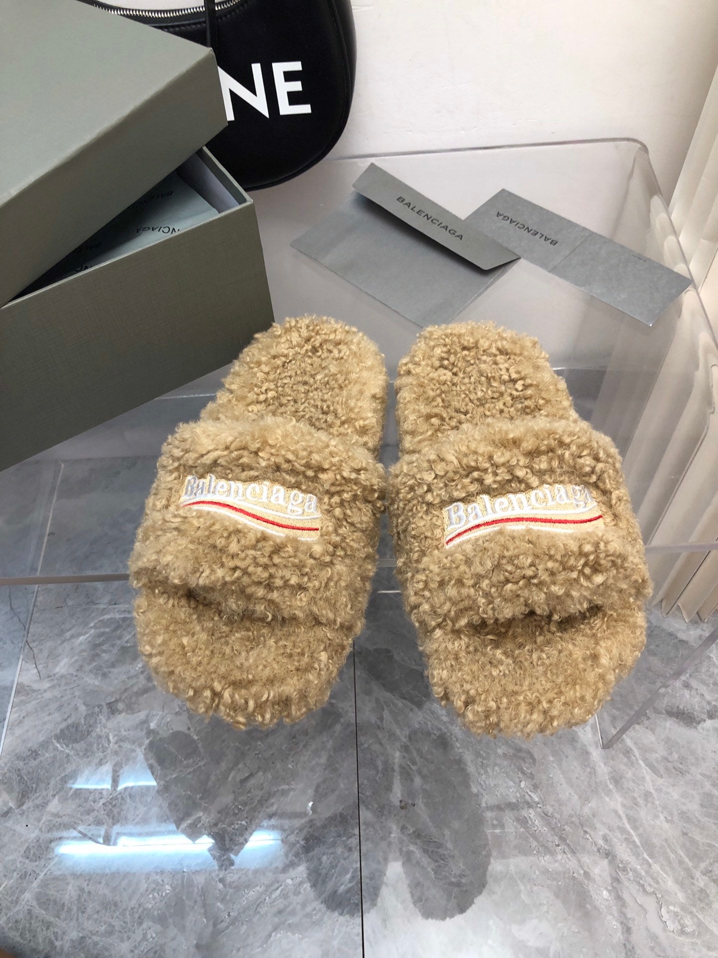BEIGE FLUFFY COMFORT SLIDES