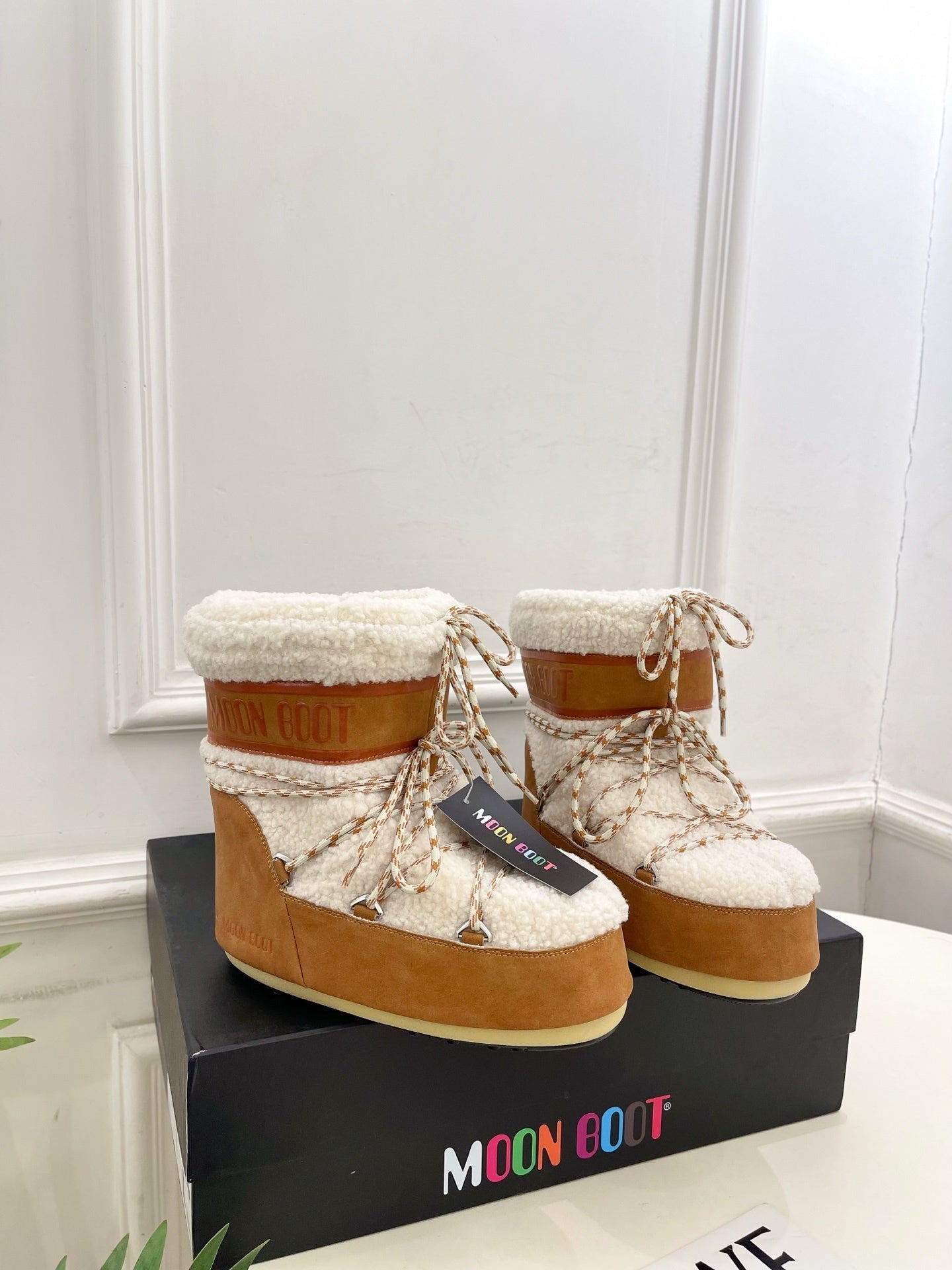CAMEL FAUX FUR LINED WINTER BOOTS