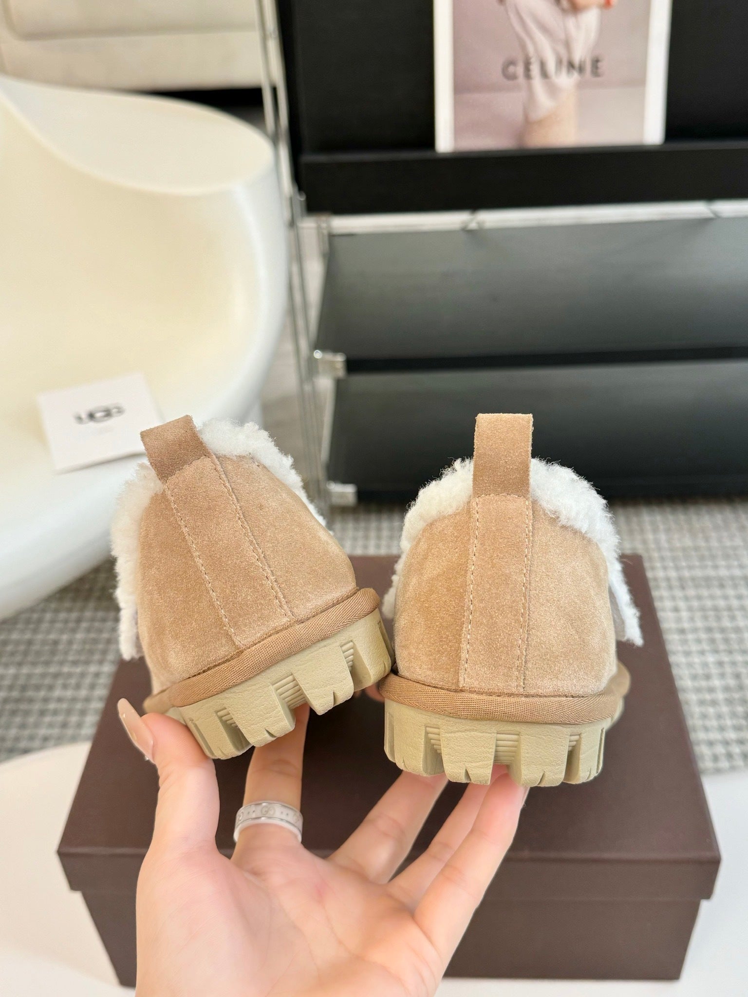 Plateau-Hausschuhe mit Kunstfellfutter