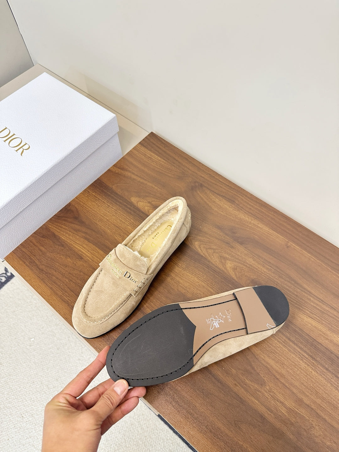 MEN’S BEIGE SUEDE FUR-LINED LOAFERS