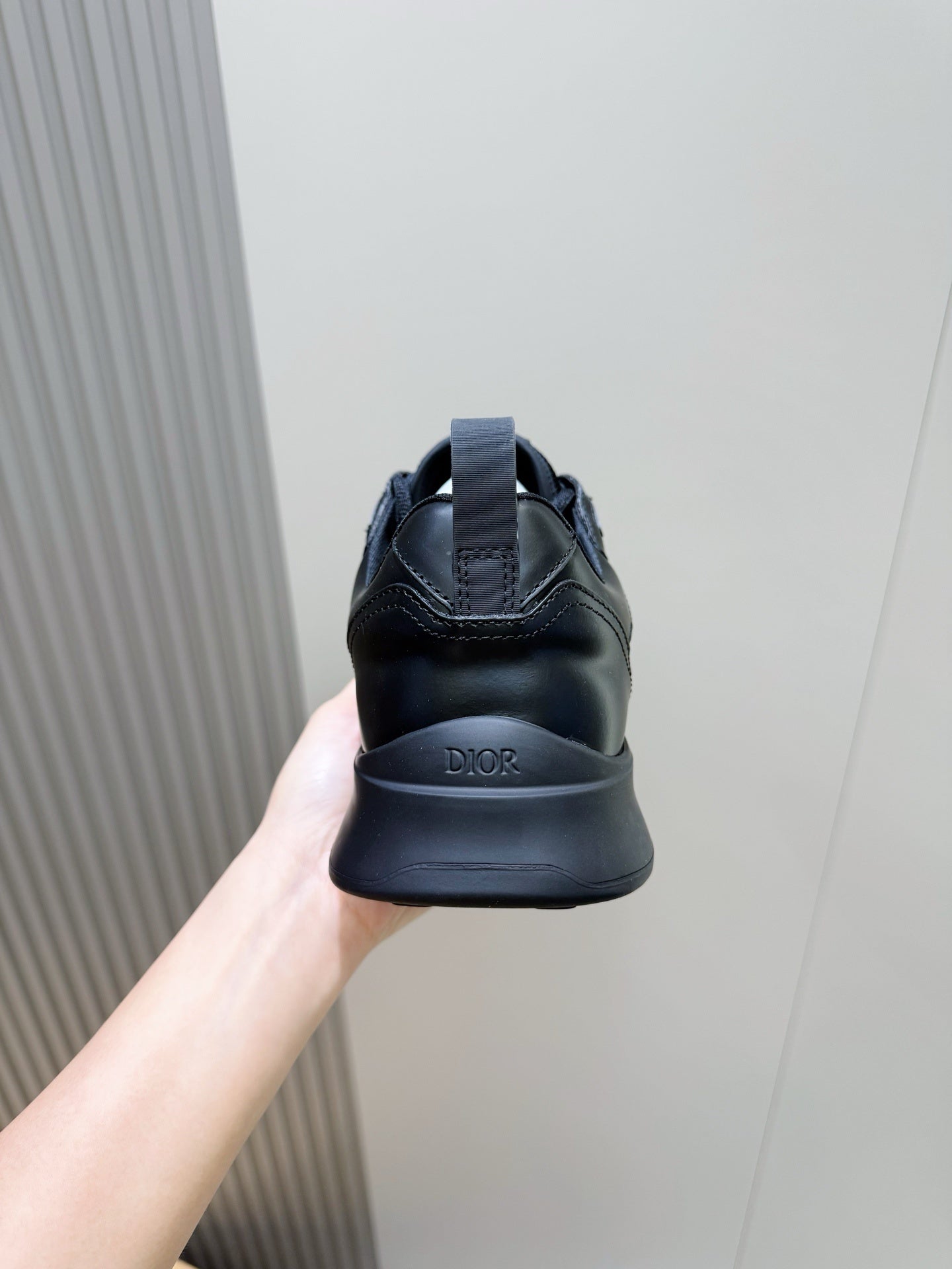 ALL-BLACK LEATHER PANEL SNEAKERS