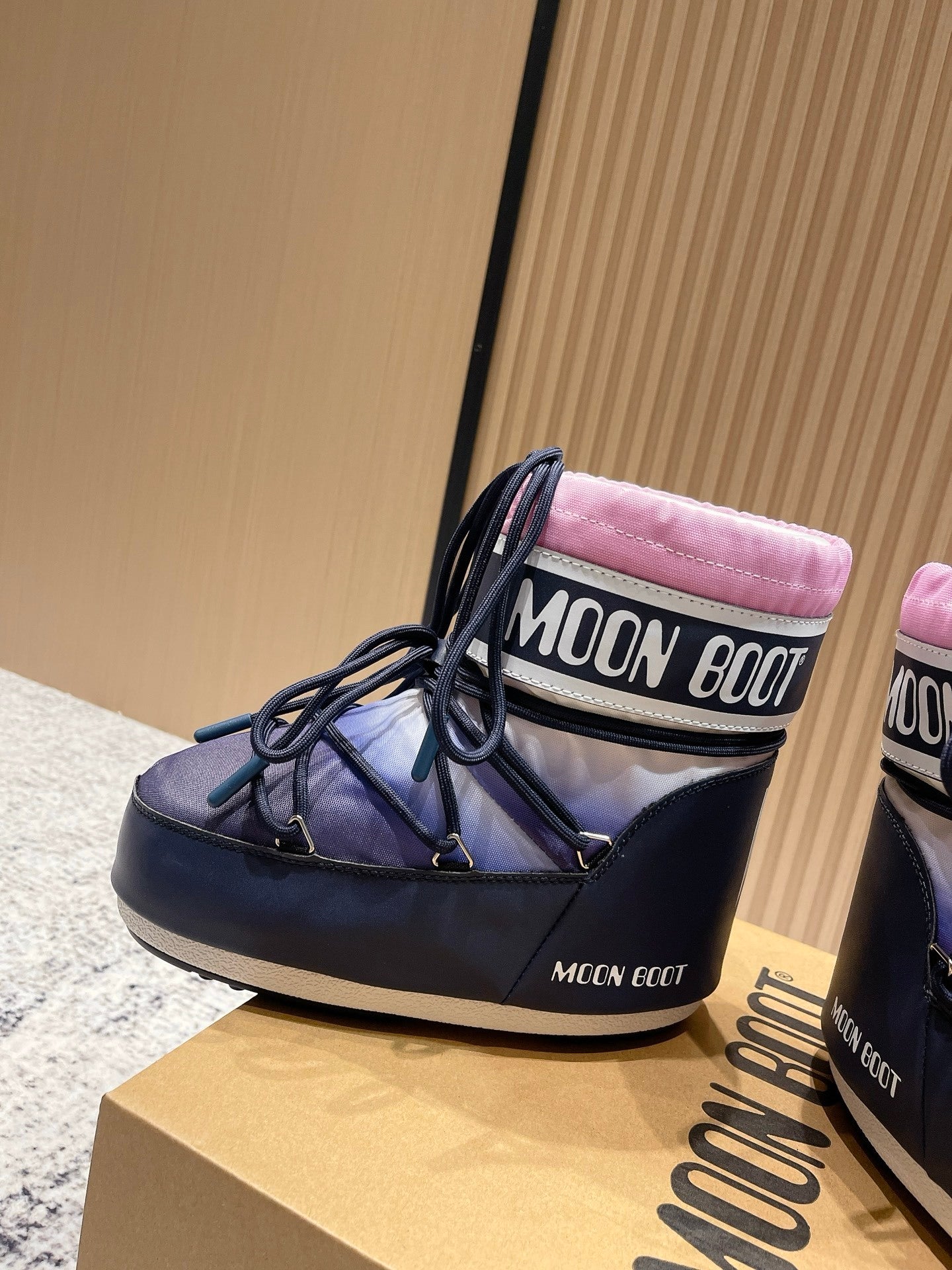 MULTICOLOR PADDED WINTER BOOTS WITH CONTRAST LINING