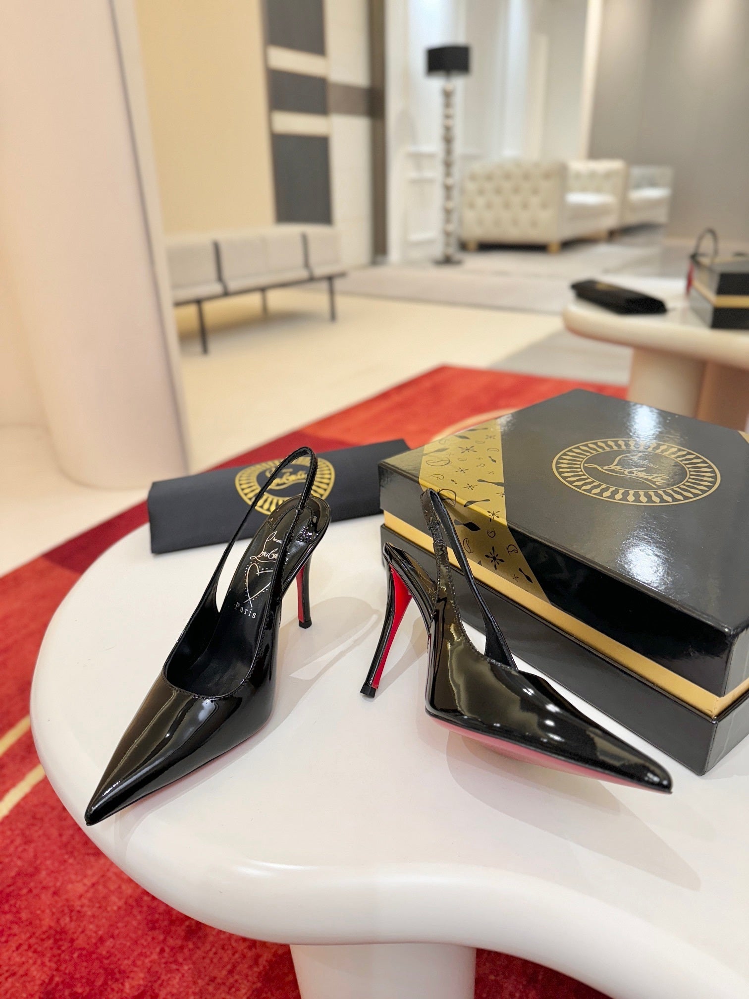BLACK PATENT SLINGBACK POINTED HEELS