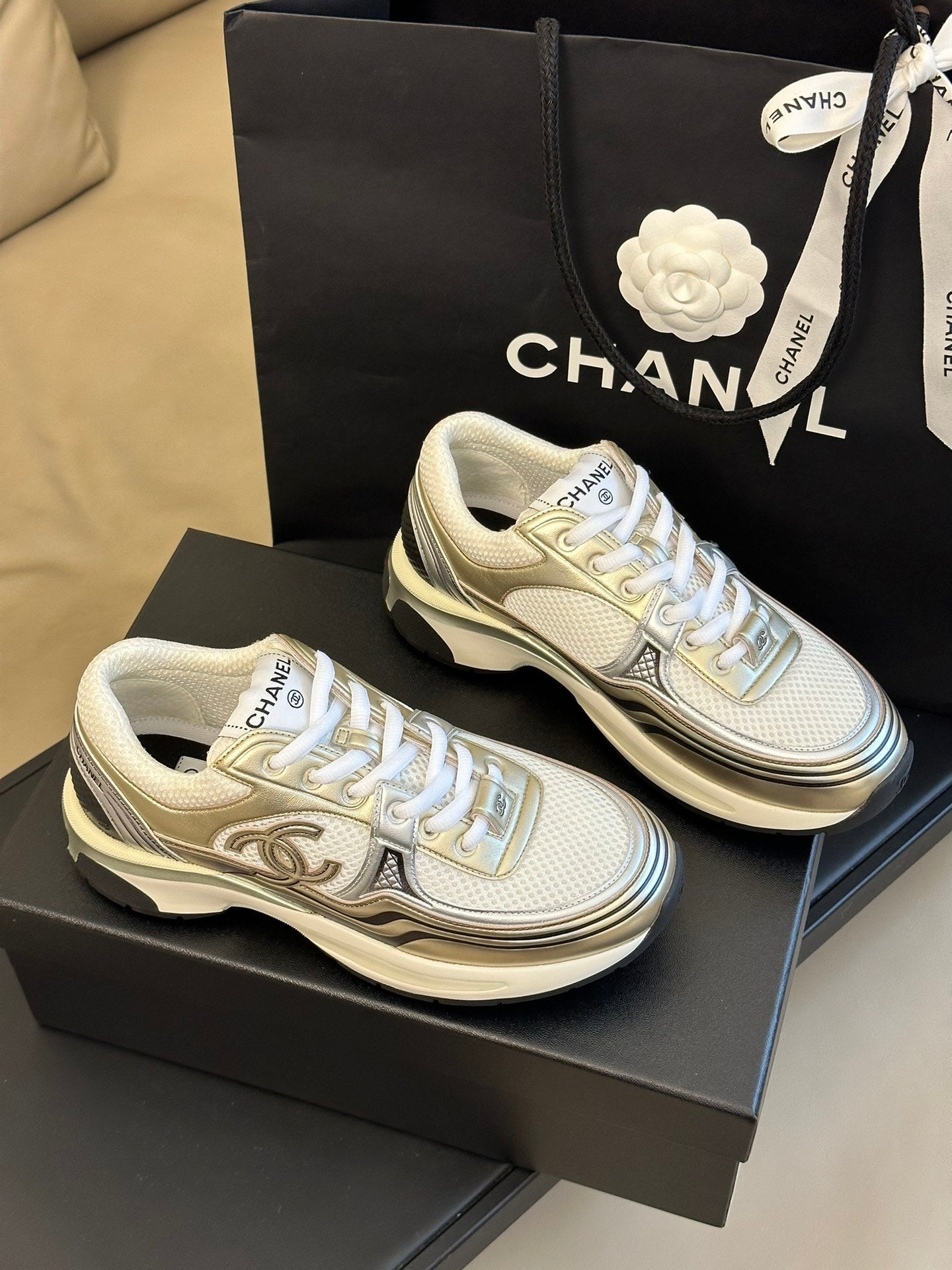 METALLIC PANEL CHUNKY RUNNER SNEAKERS