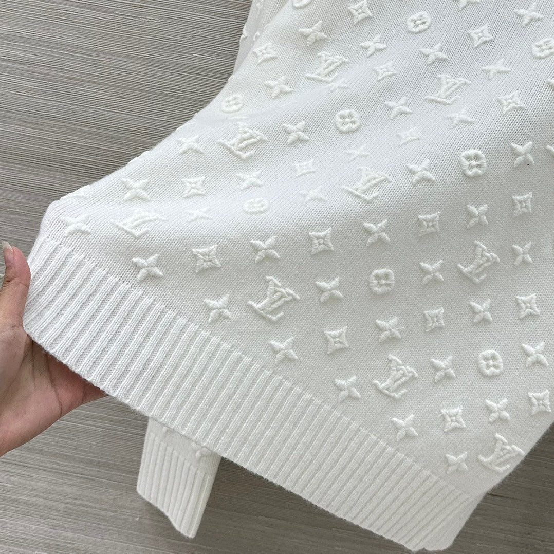 EMBOSSED KNIT SWEATER