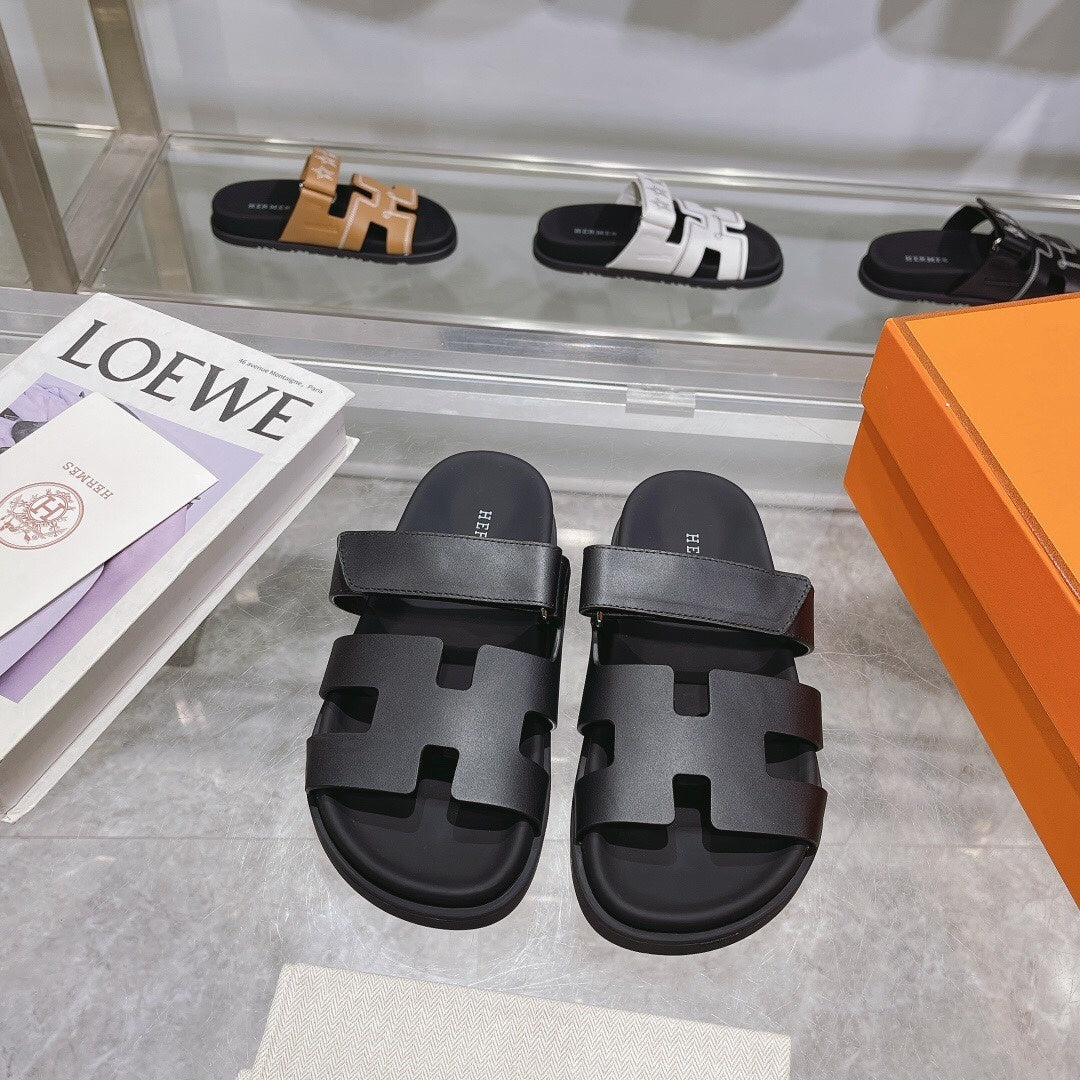 BLACK ADJUSTABLE STRAP SLIDE SANDALS