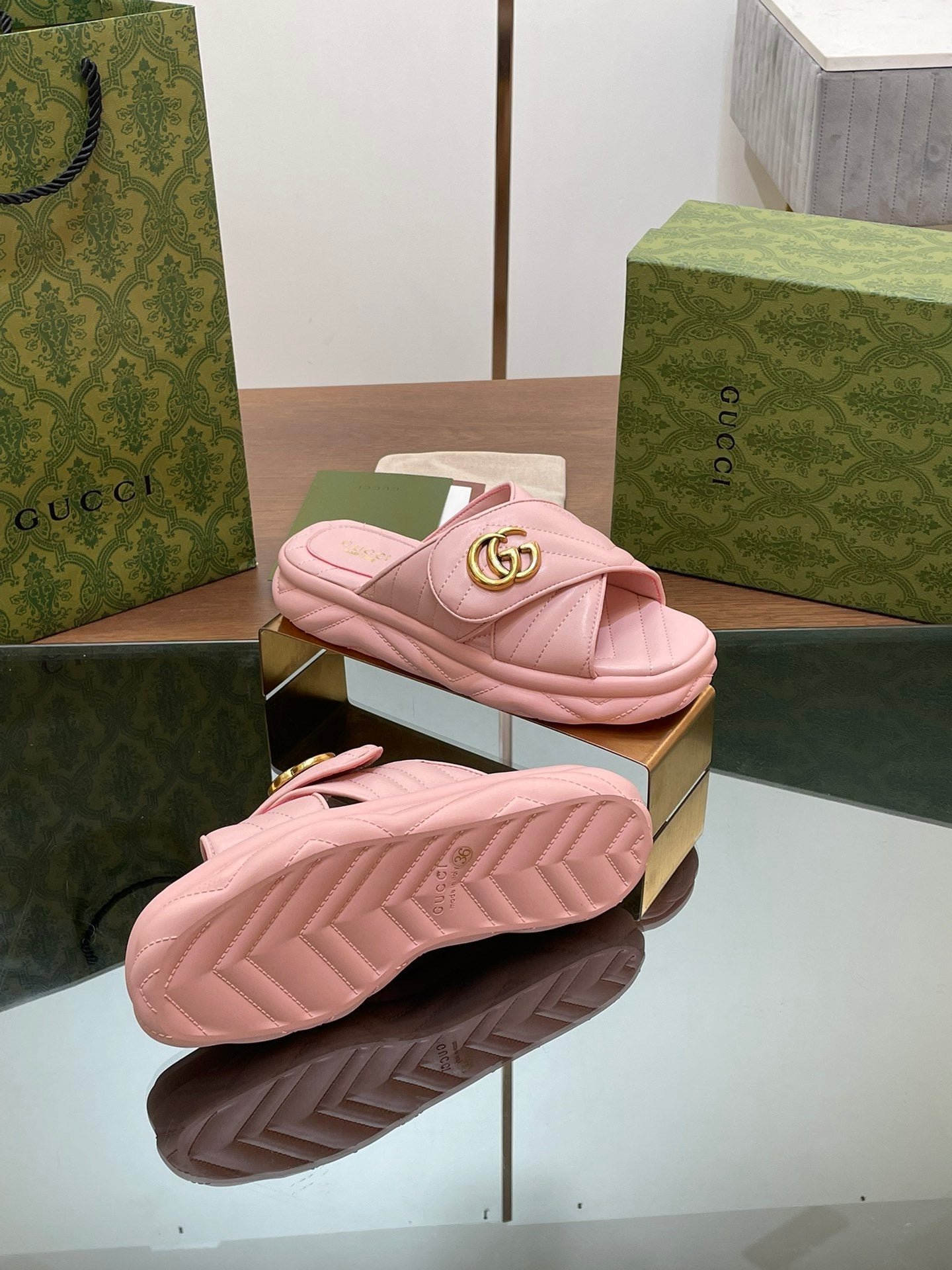 QUILTED PLATFORM SLIDE SANDALS – BLUSH PINK